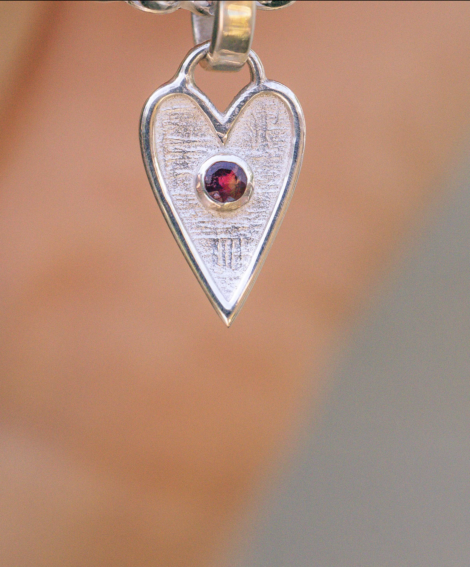 COLLAR CORAZON RUBI