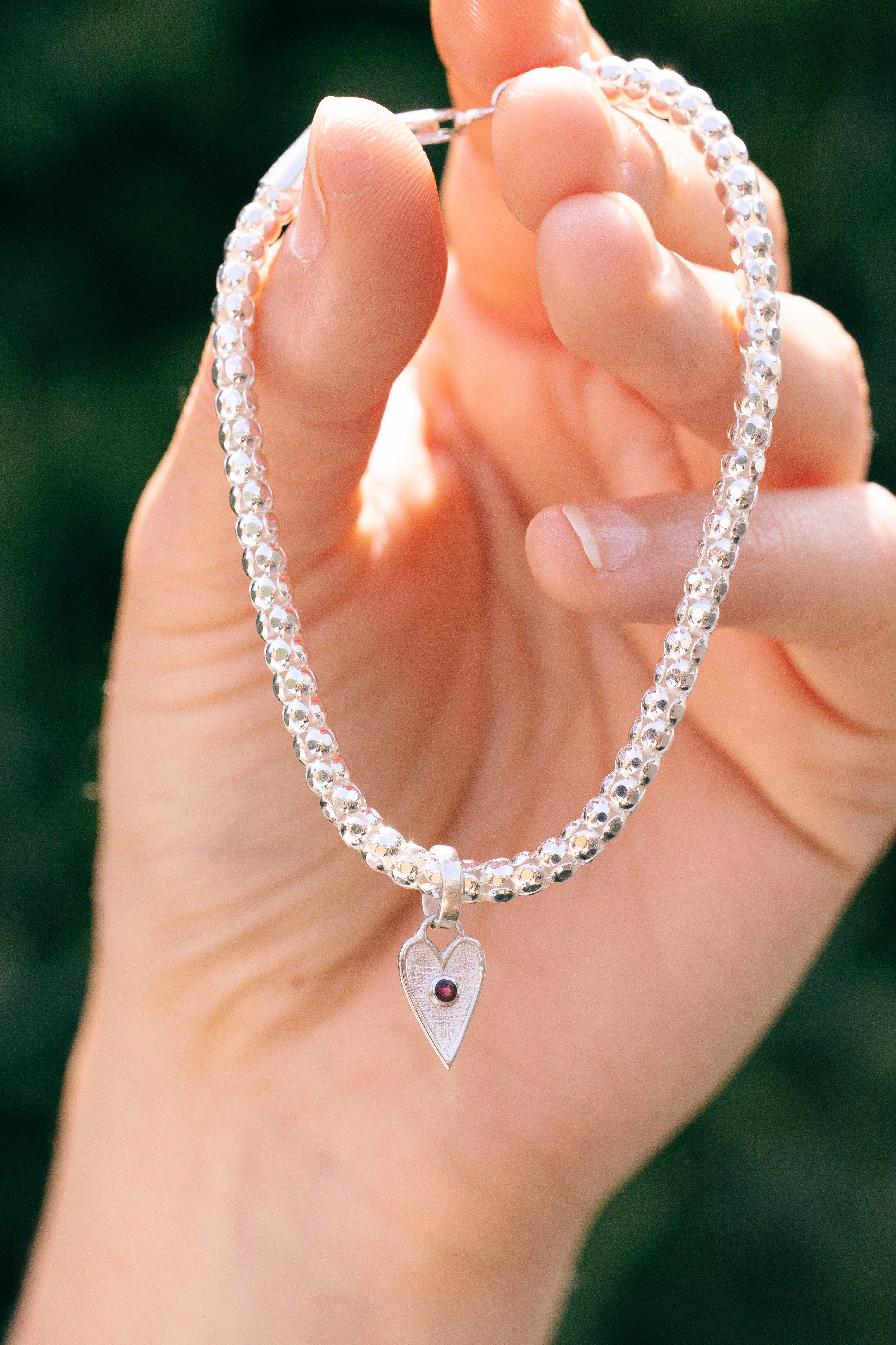 PULSERA CORAZON RUBI