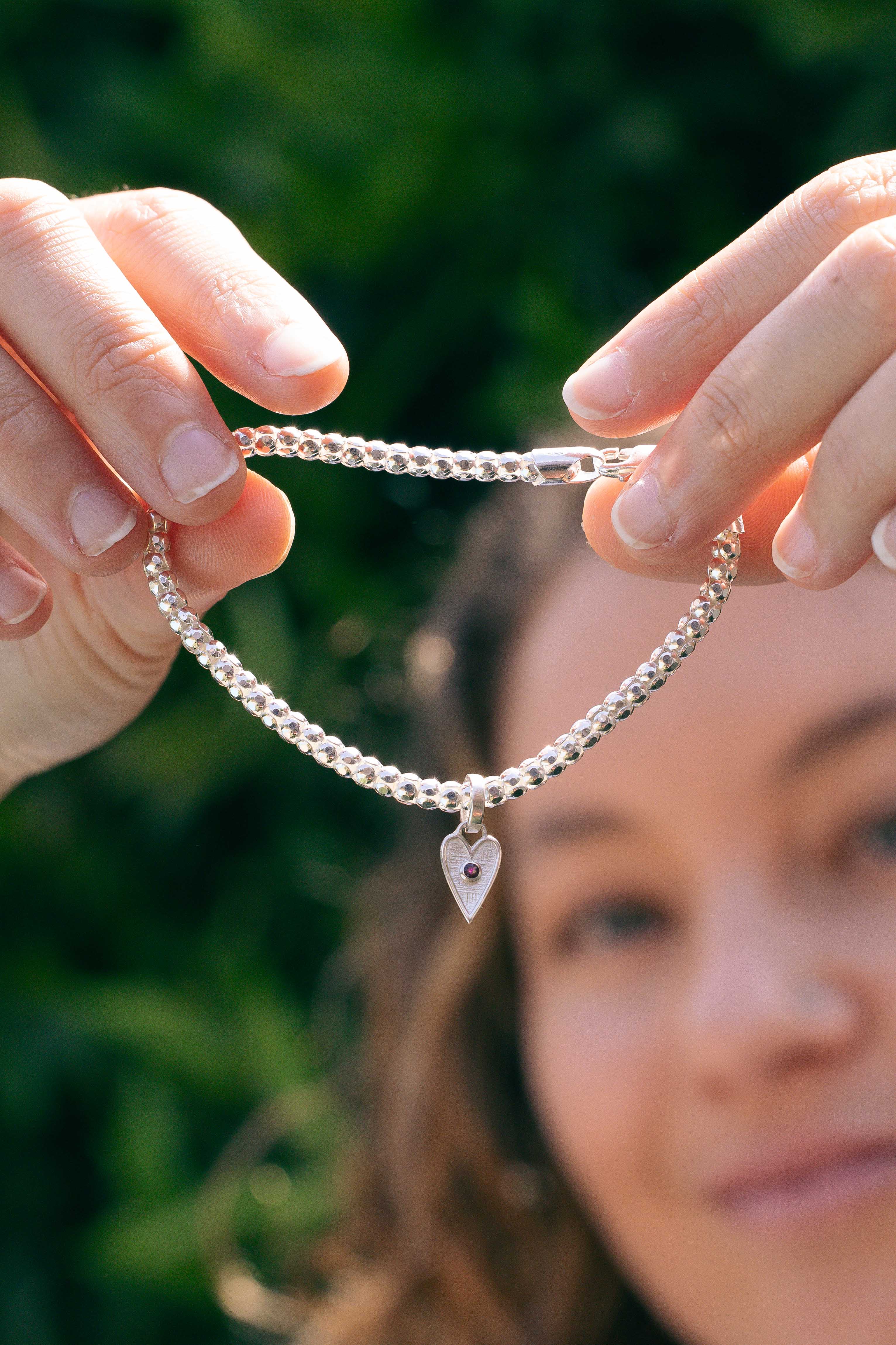 PULSERA CORAZON RUBI