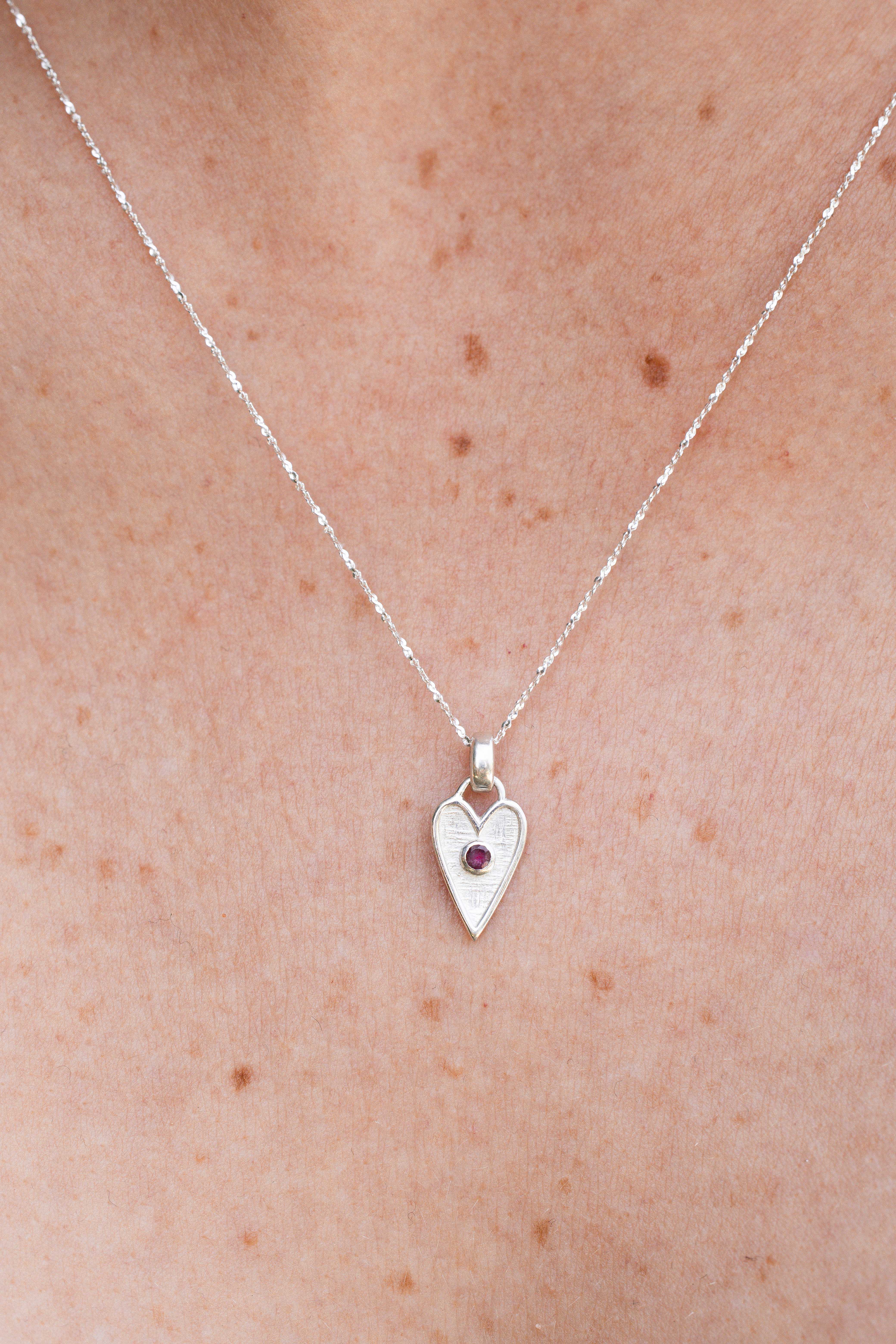COLLAR CORAZON RUBI
