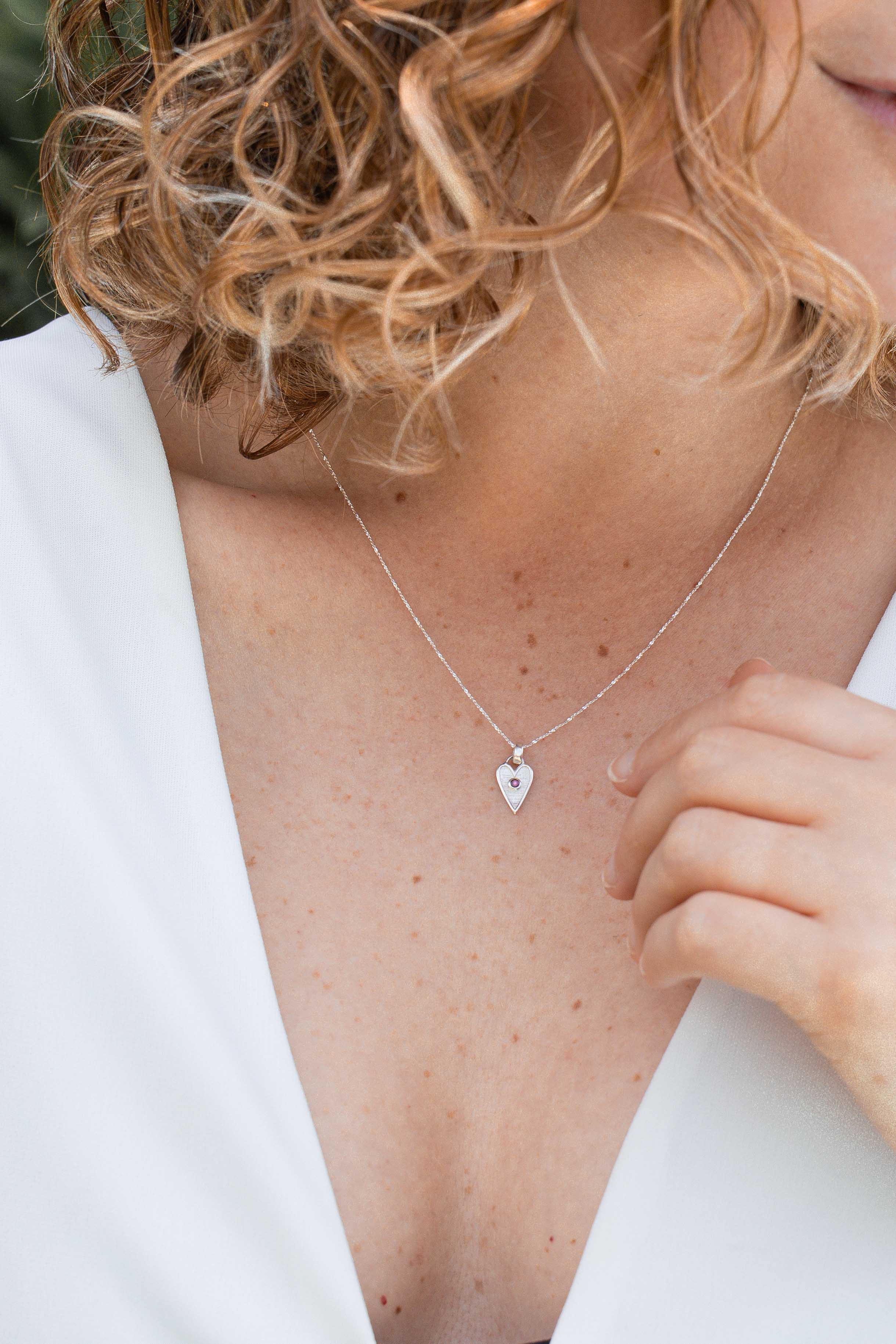 COLLAR CORAZON RUBI