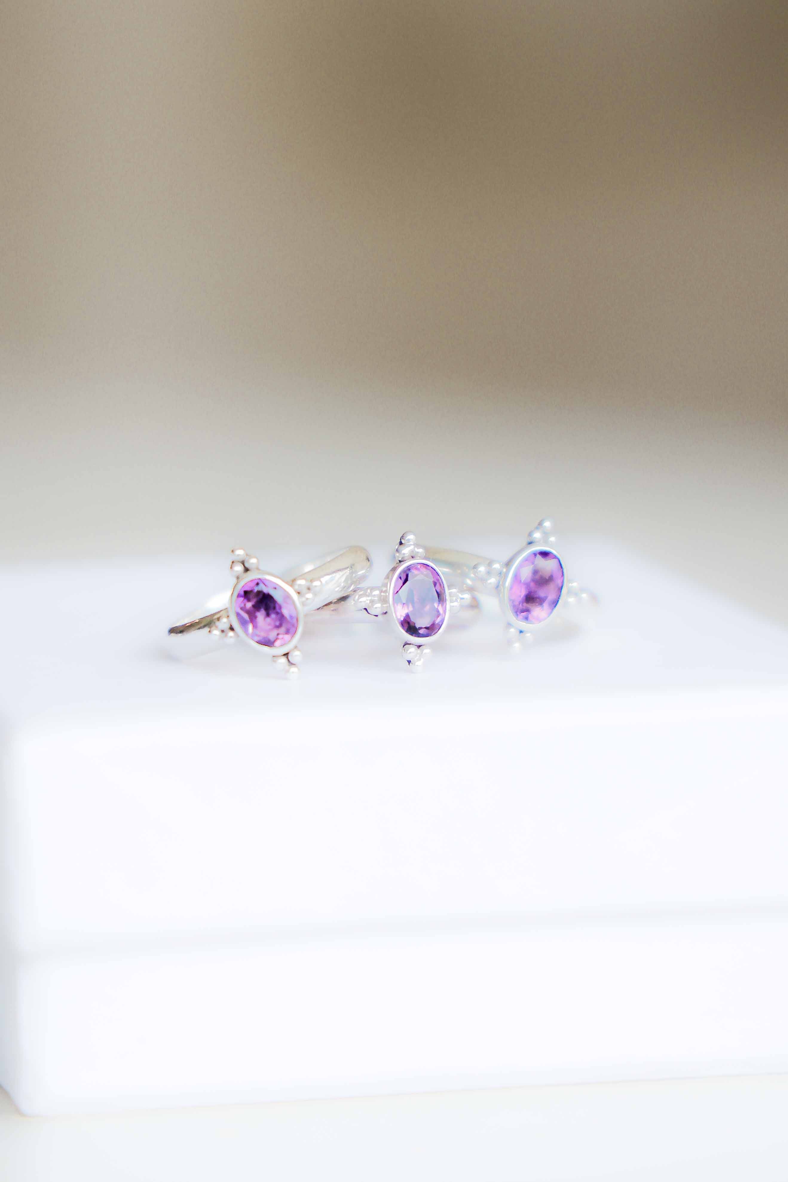 ANILLO EKA AMATISTA