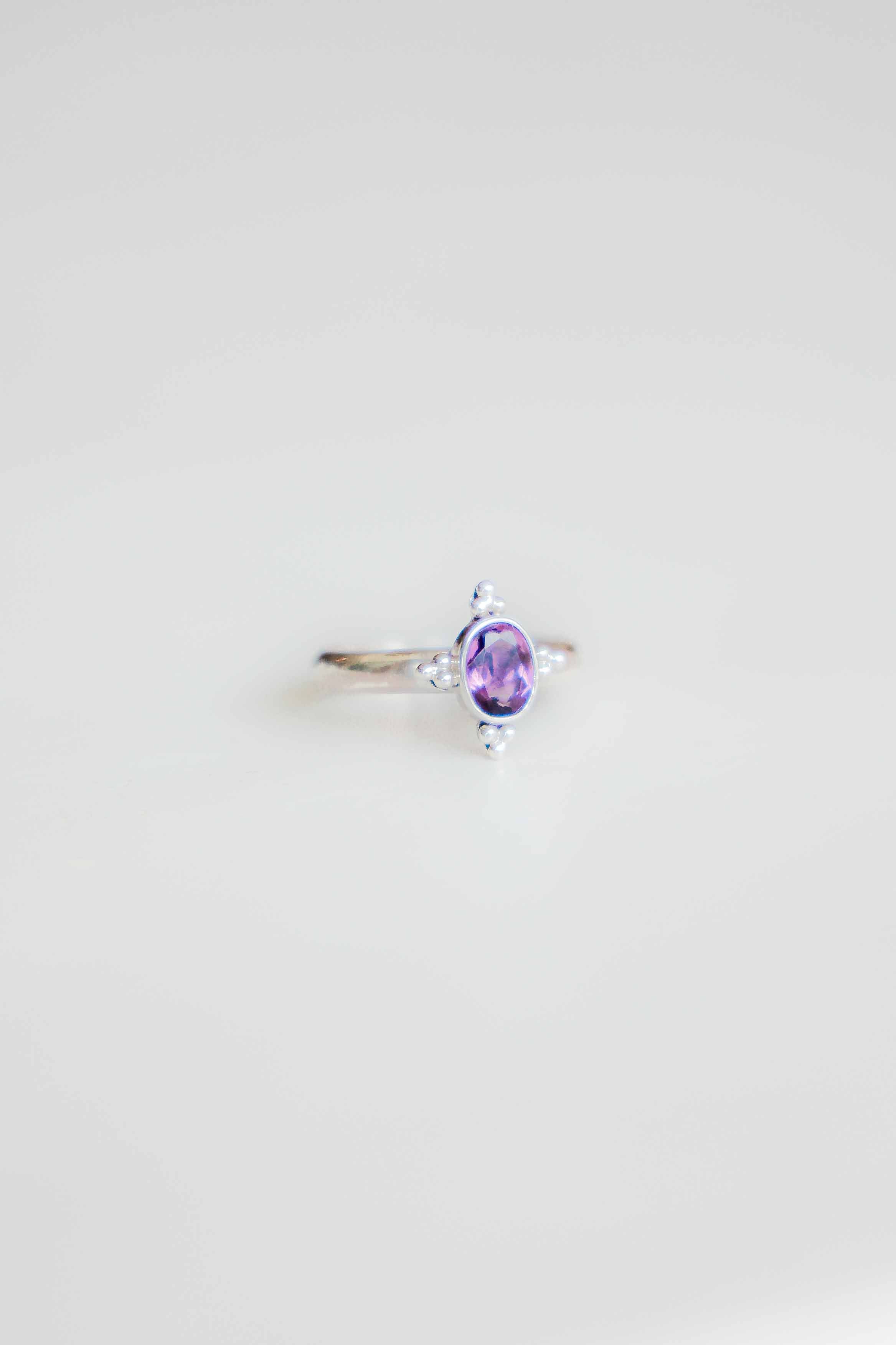 ANILLO EKA AMATISTA