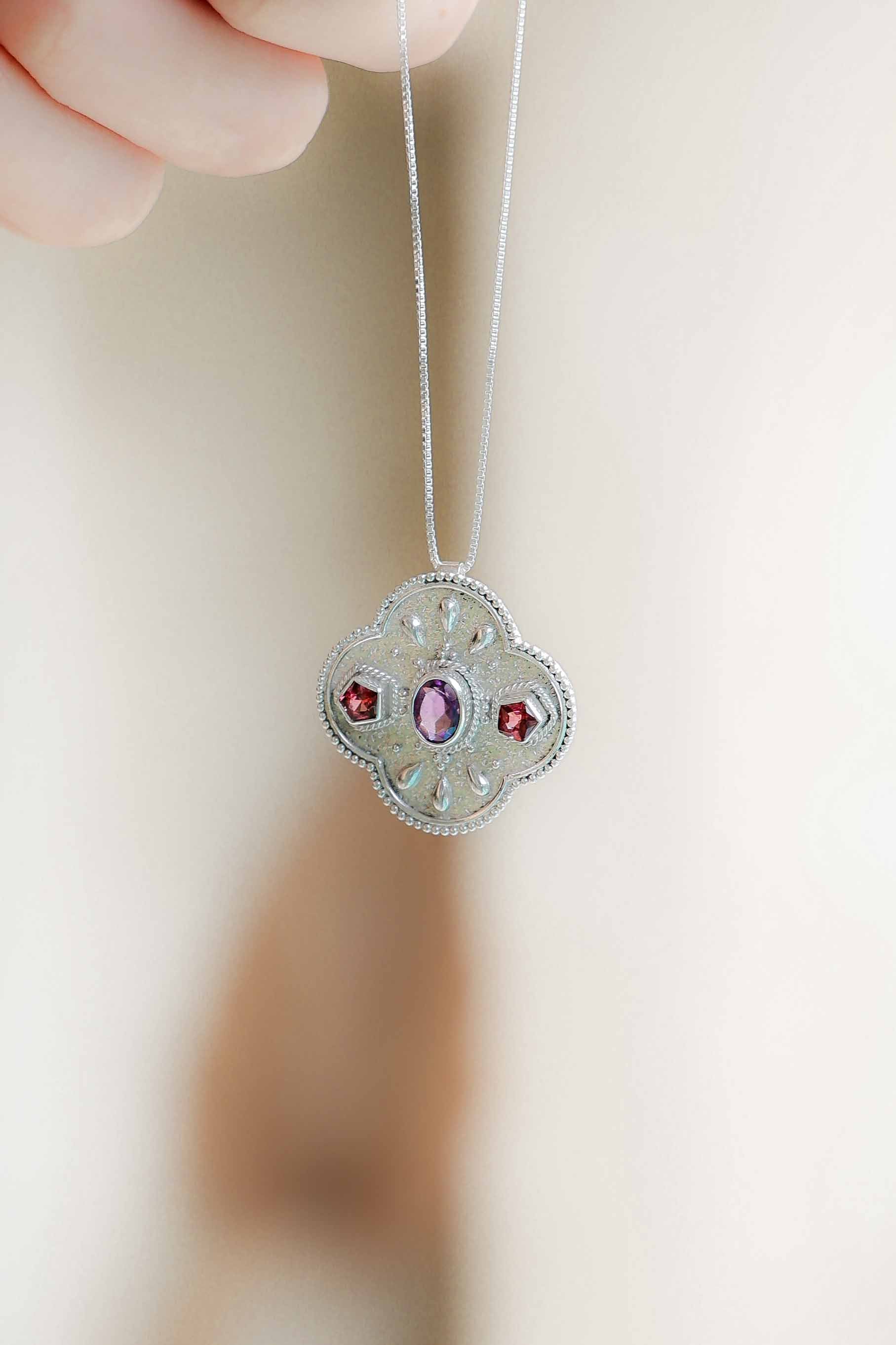 COLLAR PAULETTE AMATISTA