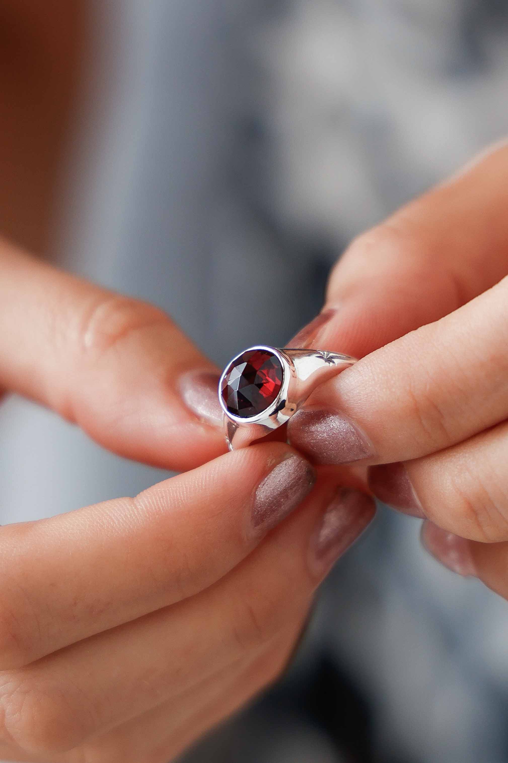 ANILLO GALAXY GRANATE