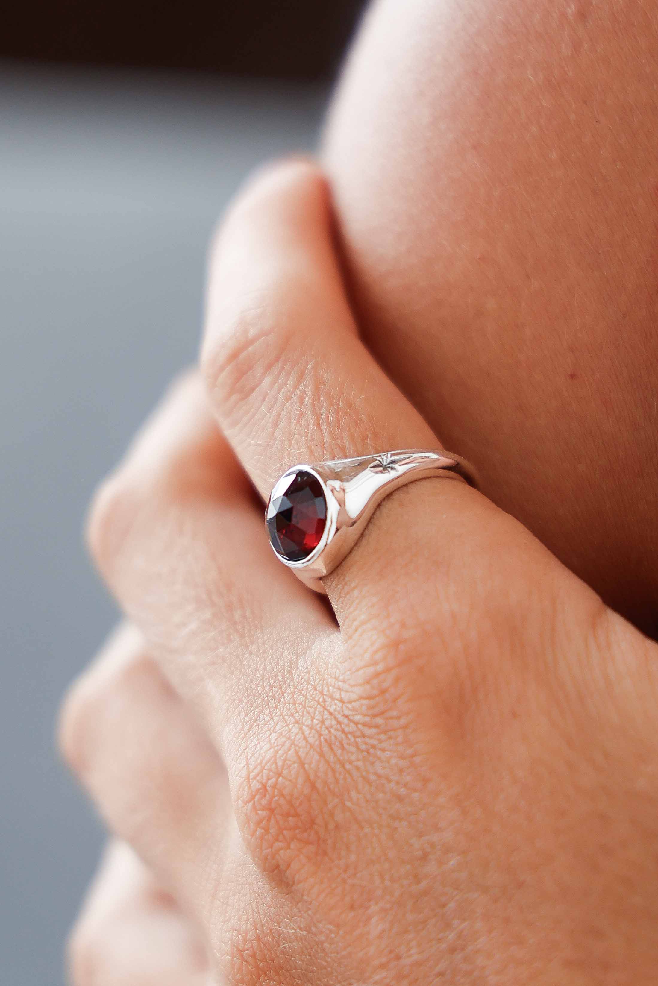 ANILLO GALAXY GRANATE