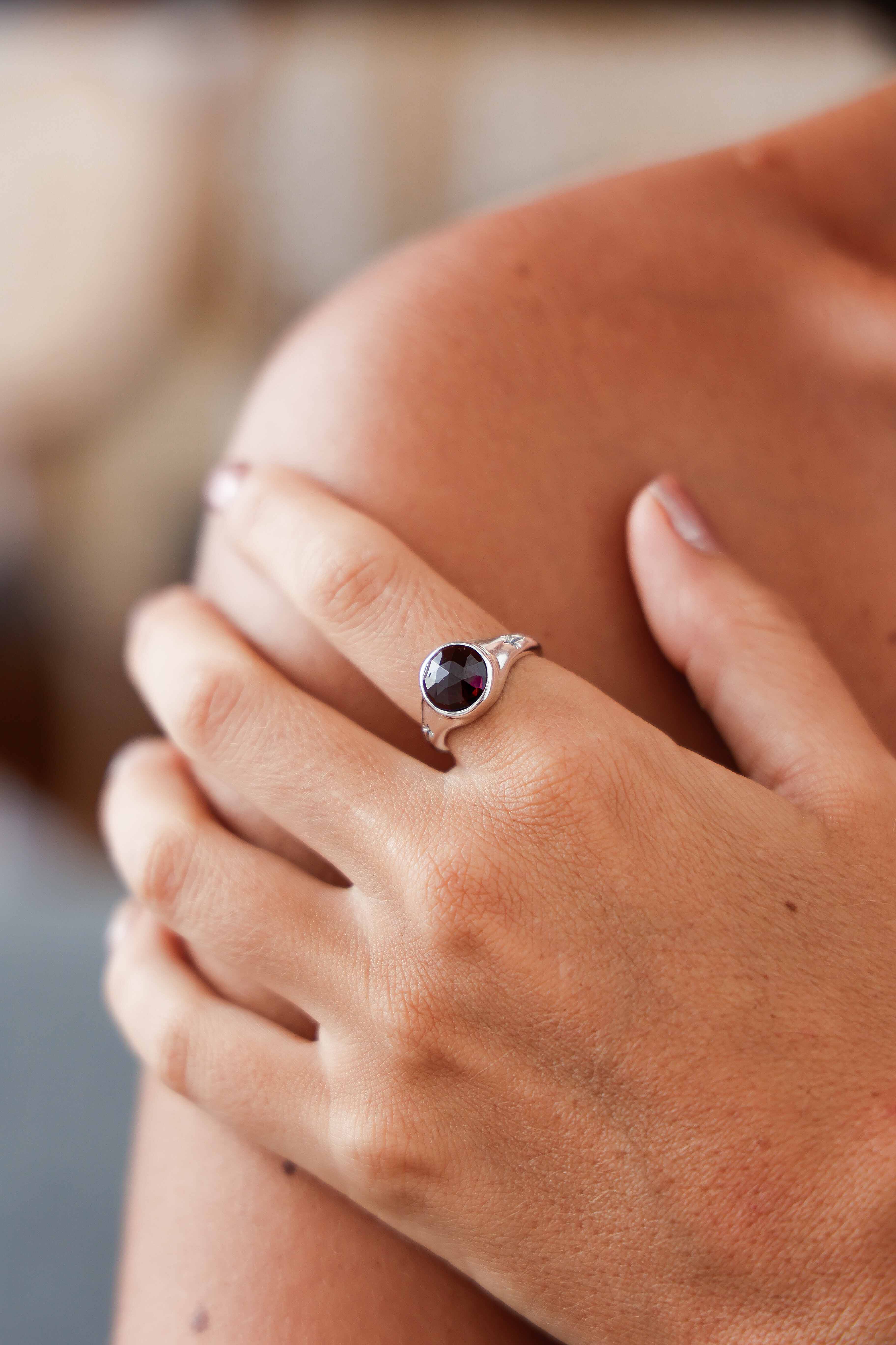 ANILLO GALAXY GRANATE