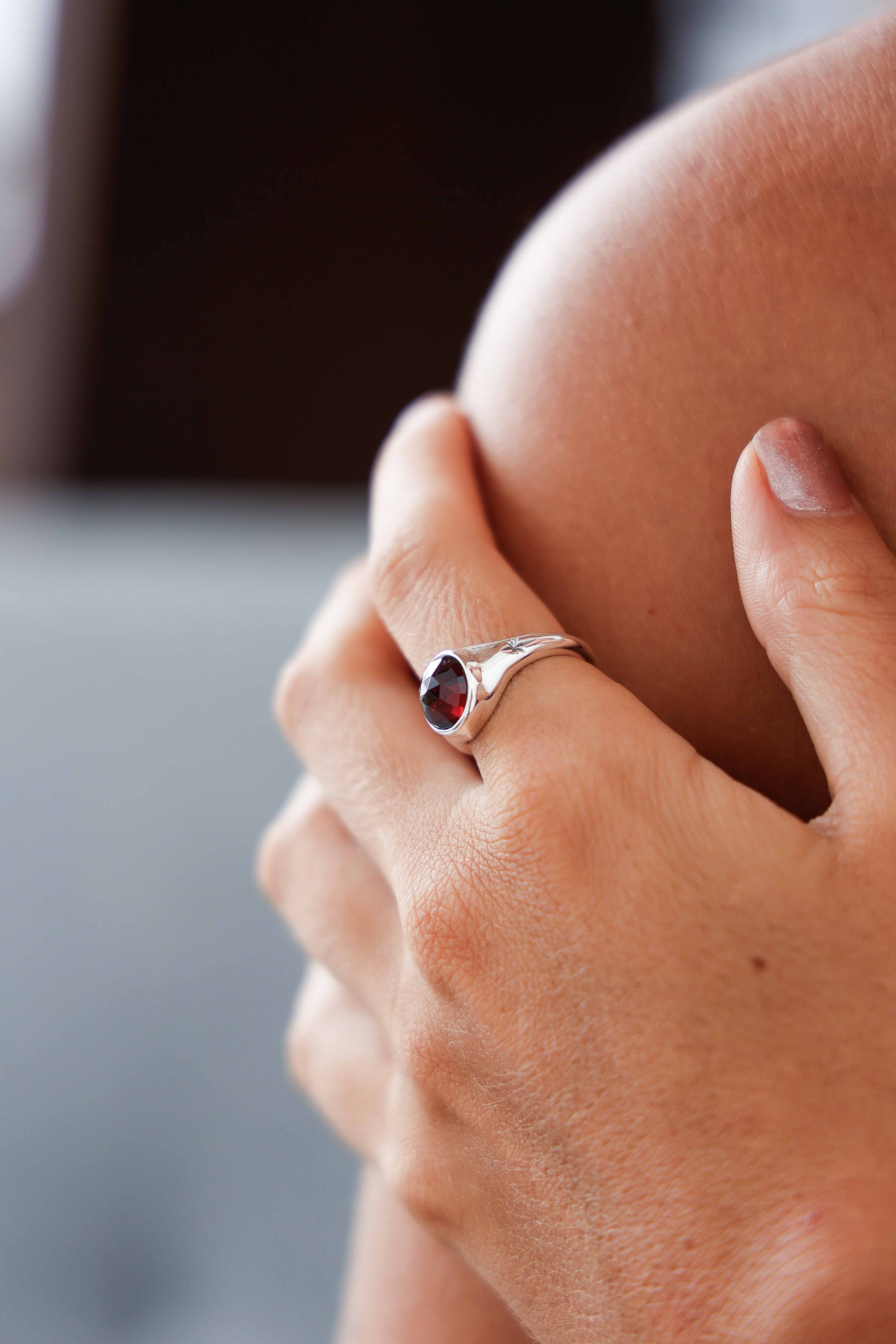ANILLO GALAXY GRANATE