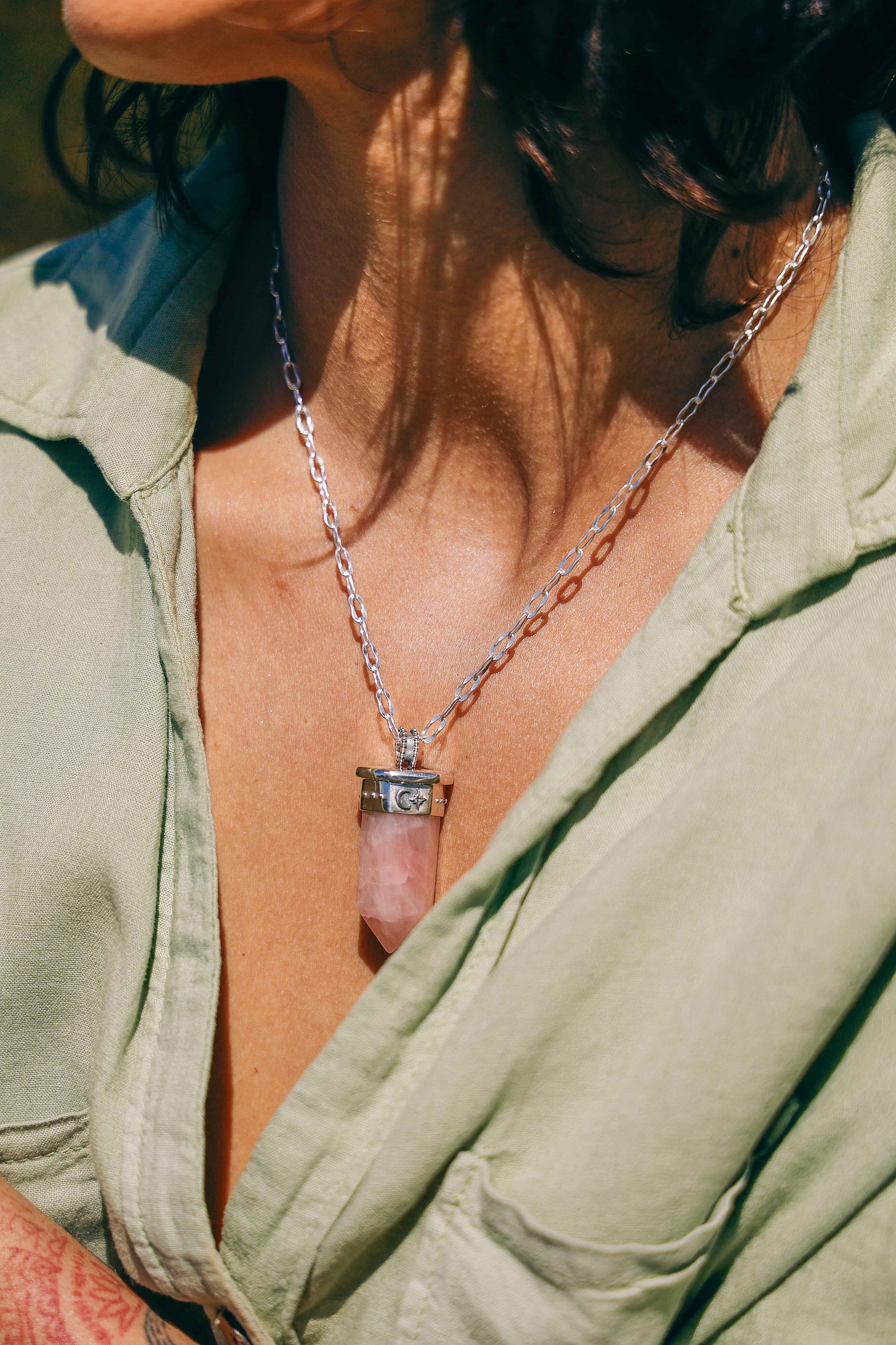 COLLAR TALISMAN ROSA + CADENA GRUESA