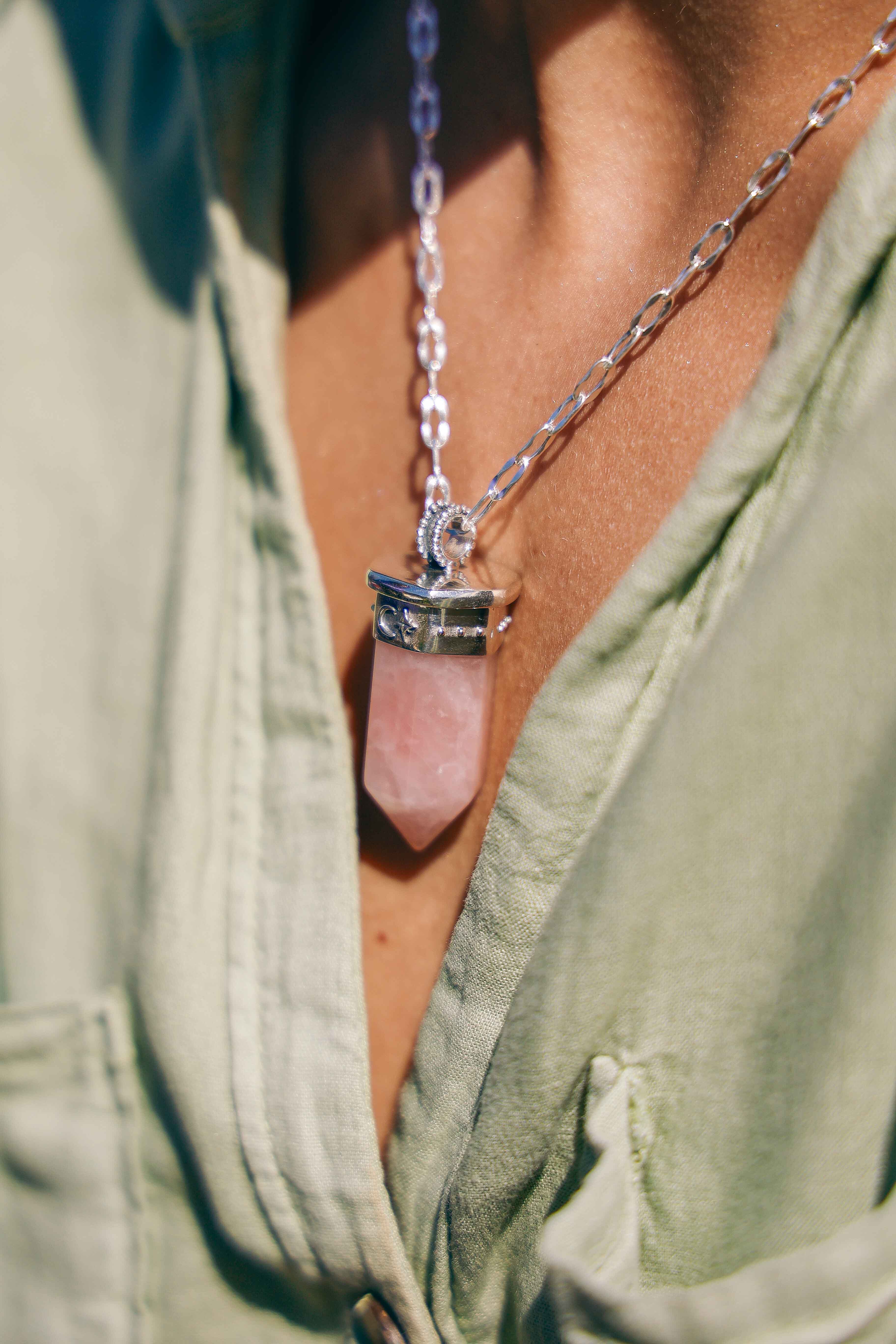 COLLAR TALISMAN ROSA + CADENA GRUESA