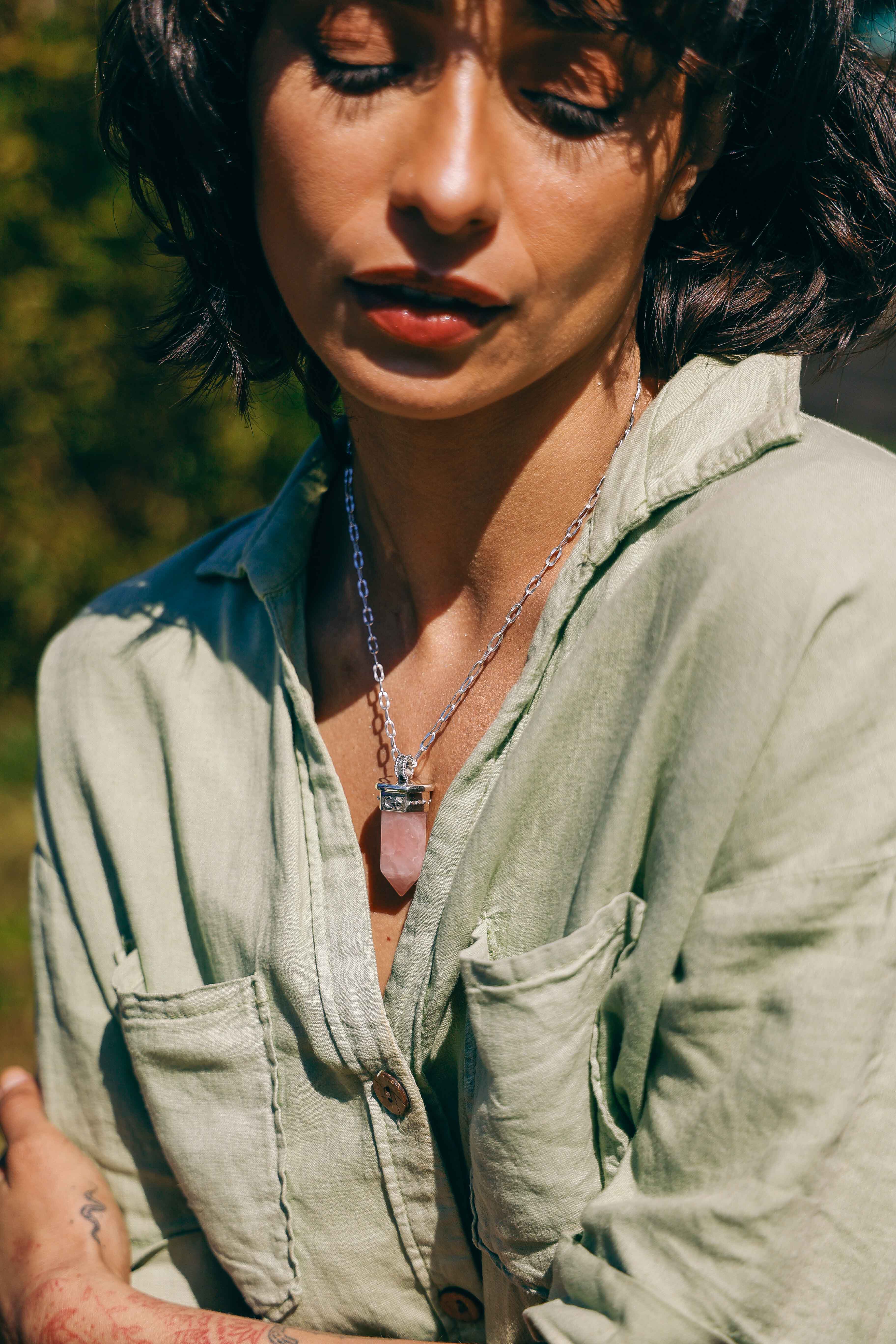 COLLAR TALISMAN ROSA + CADENA GRUESA