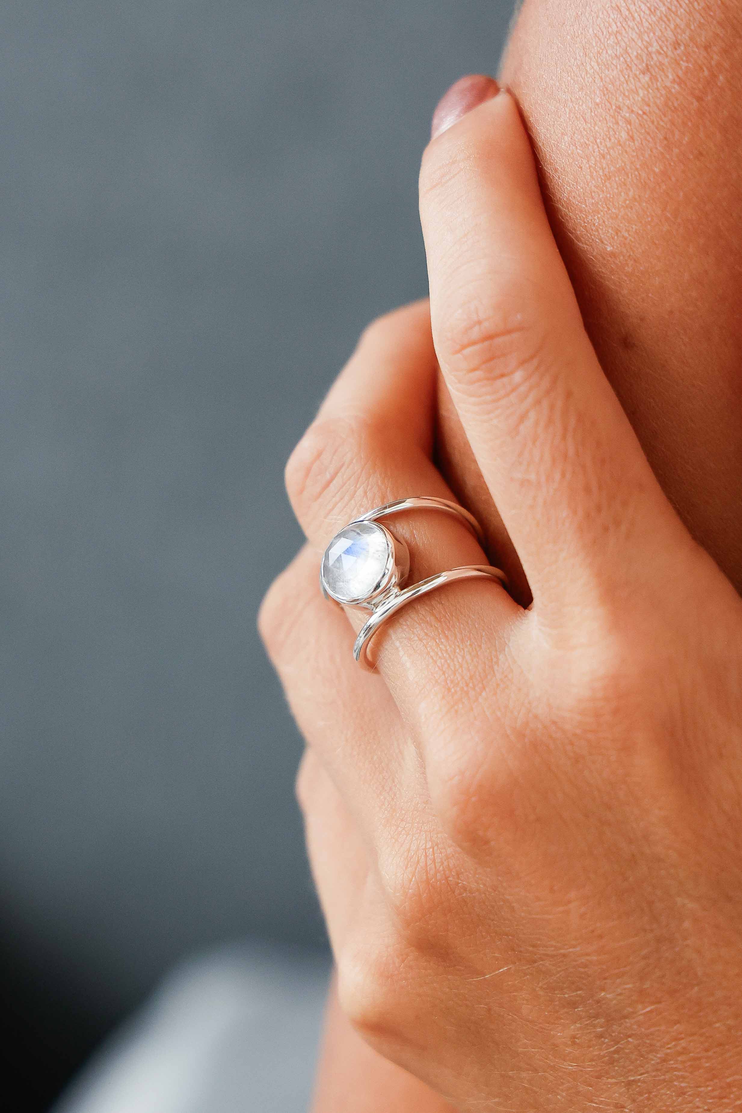 ANILLO NADRA PIEDRALUNA