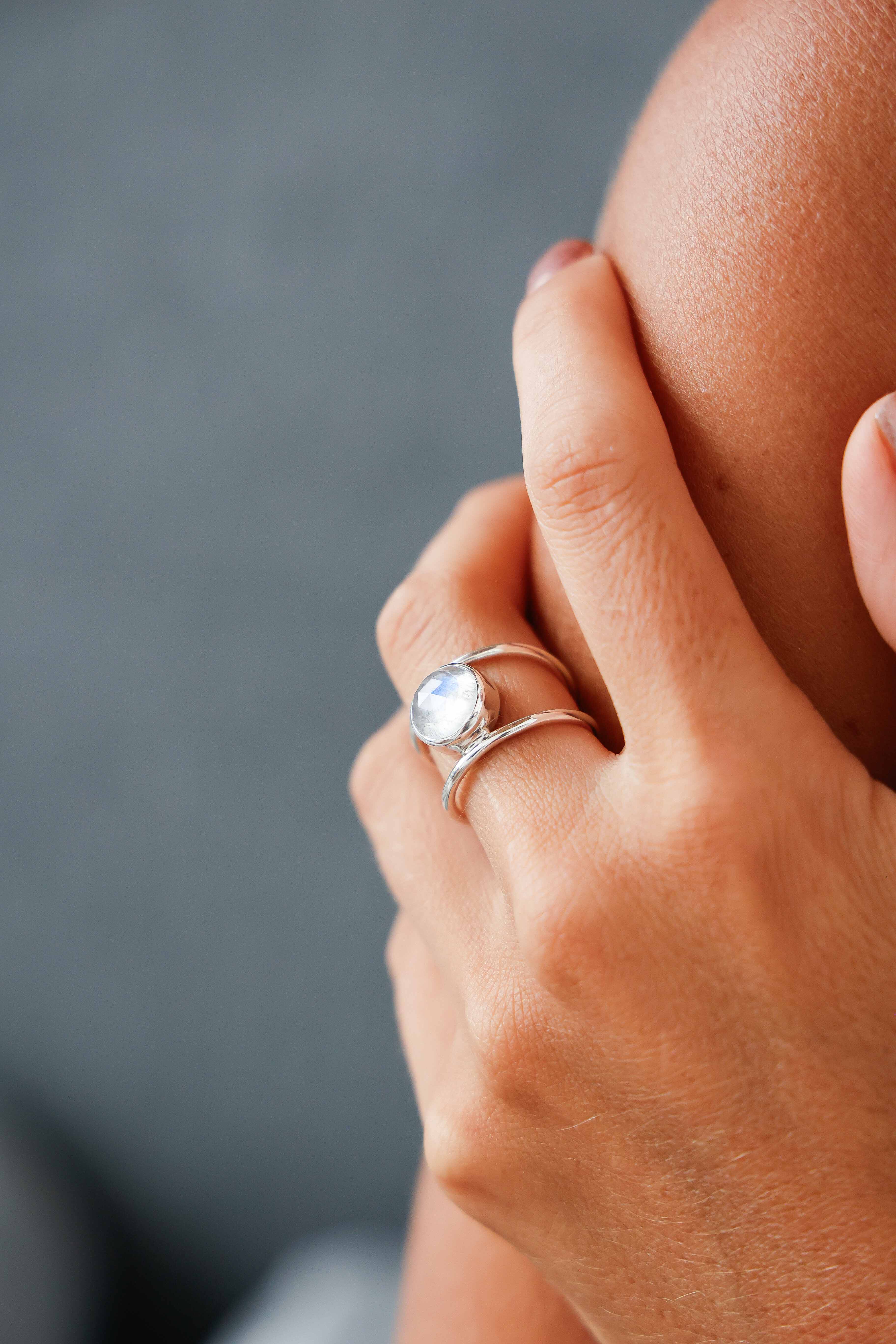 ANILLO NADRA PIEDRALUNA