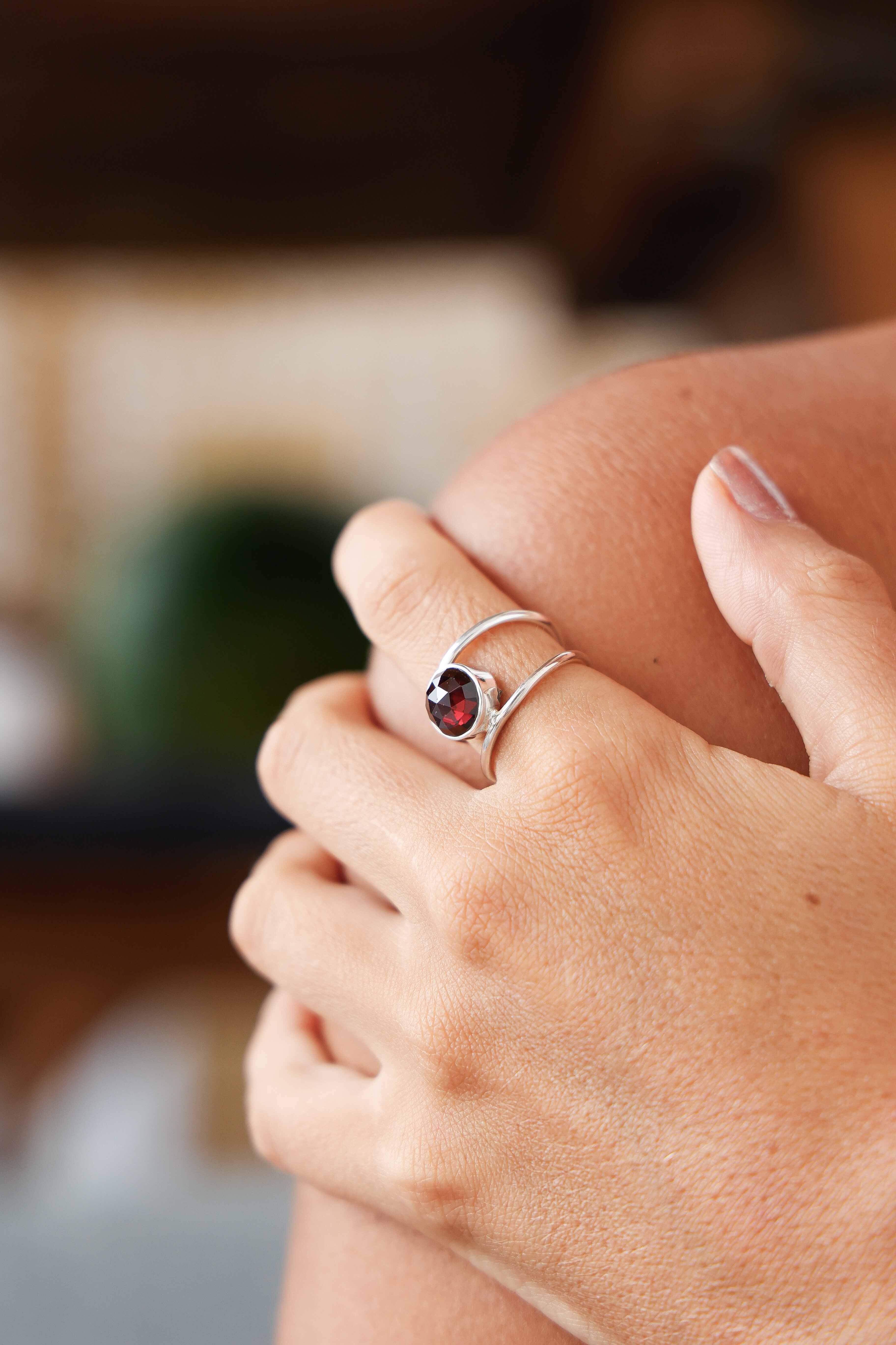 ANILLO NADRA GRANATE