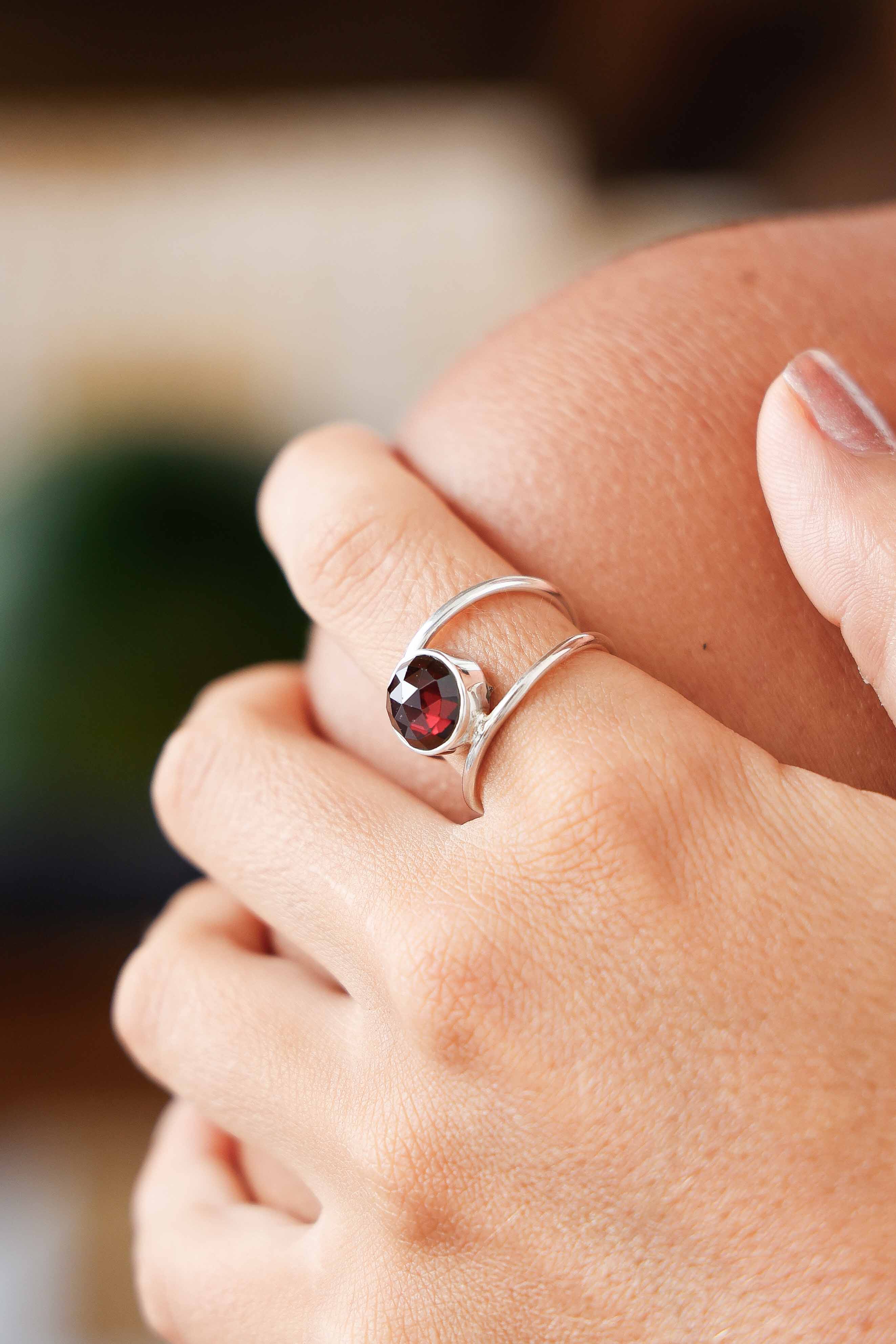 ANILLO NADRA GRANATE