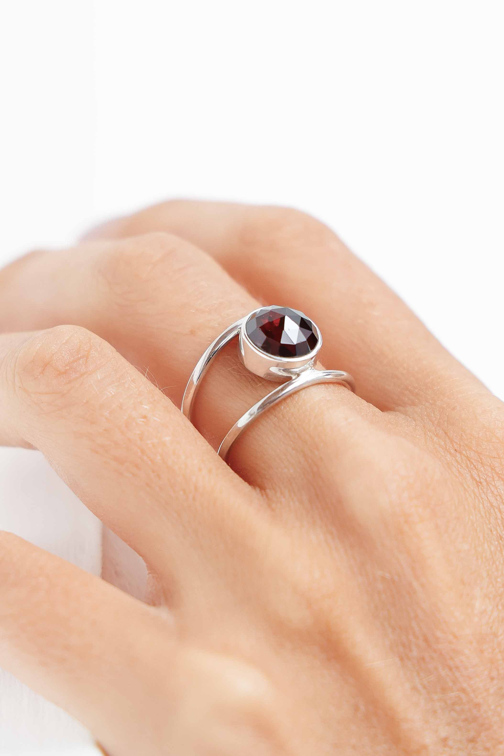 ANILLO NADRA GRANATE