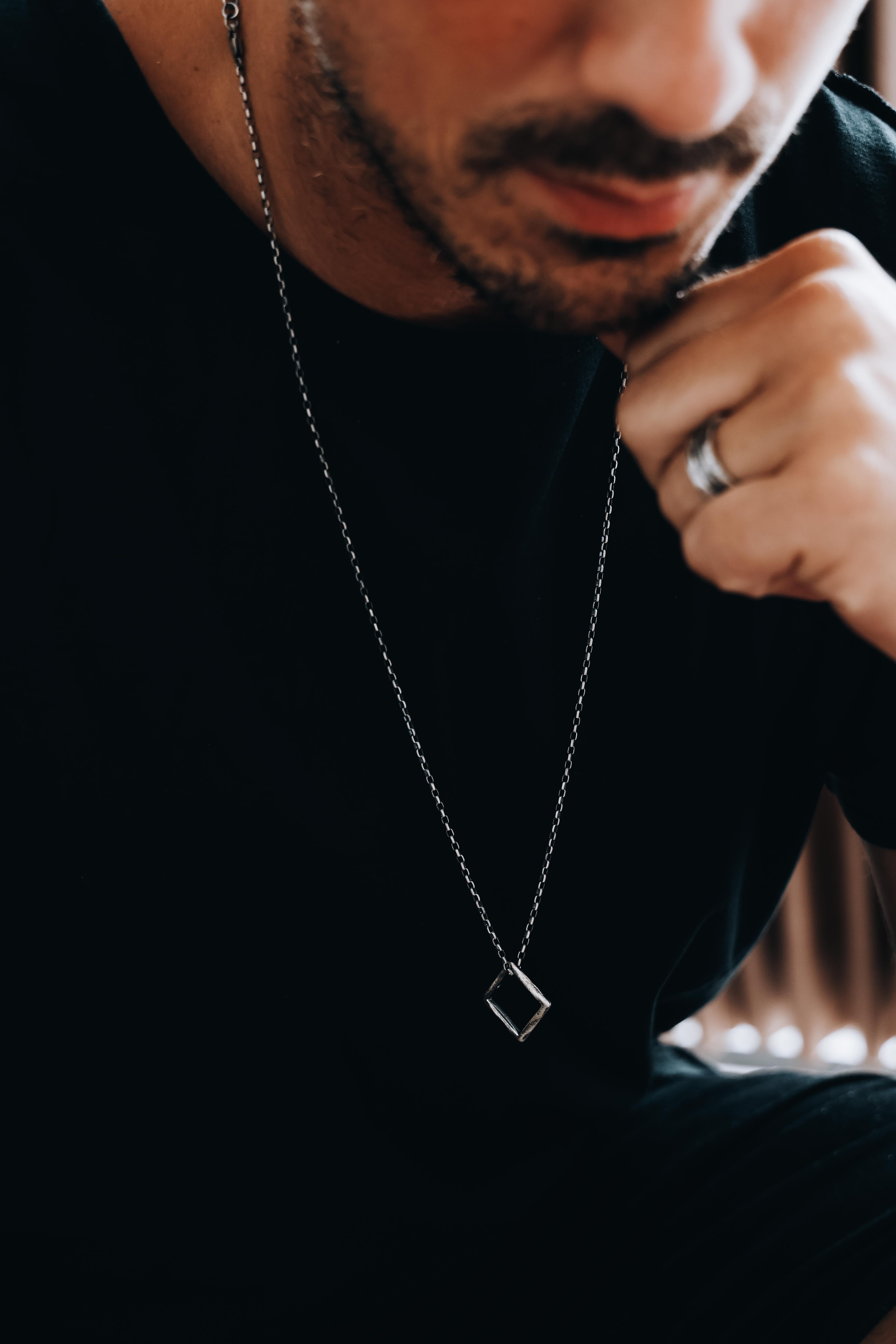 COLLAR NEXUS