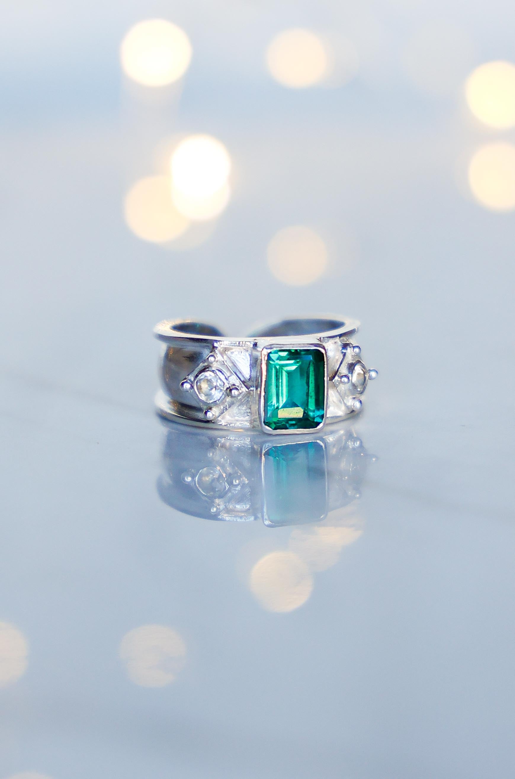 ANILLO AURORA DE PLATA Y CUARZO VERDE