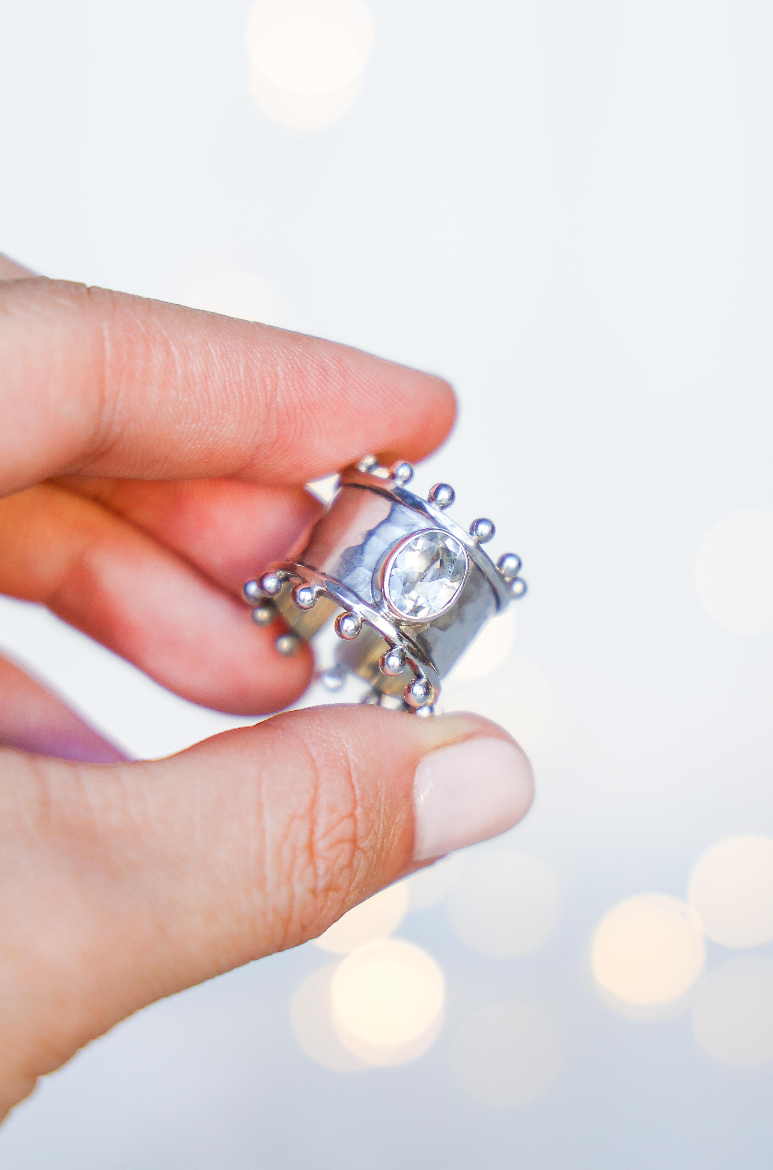 ANILLO ÉTER DE PLATA Y TOPACIO BLANCO