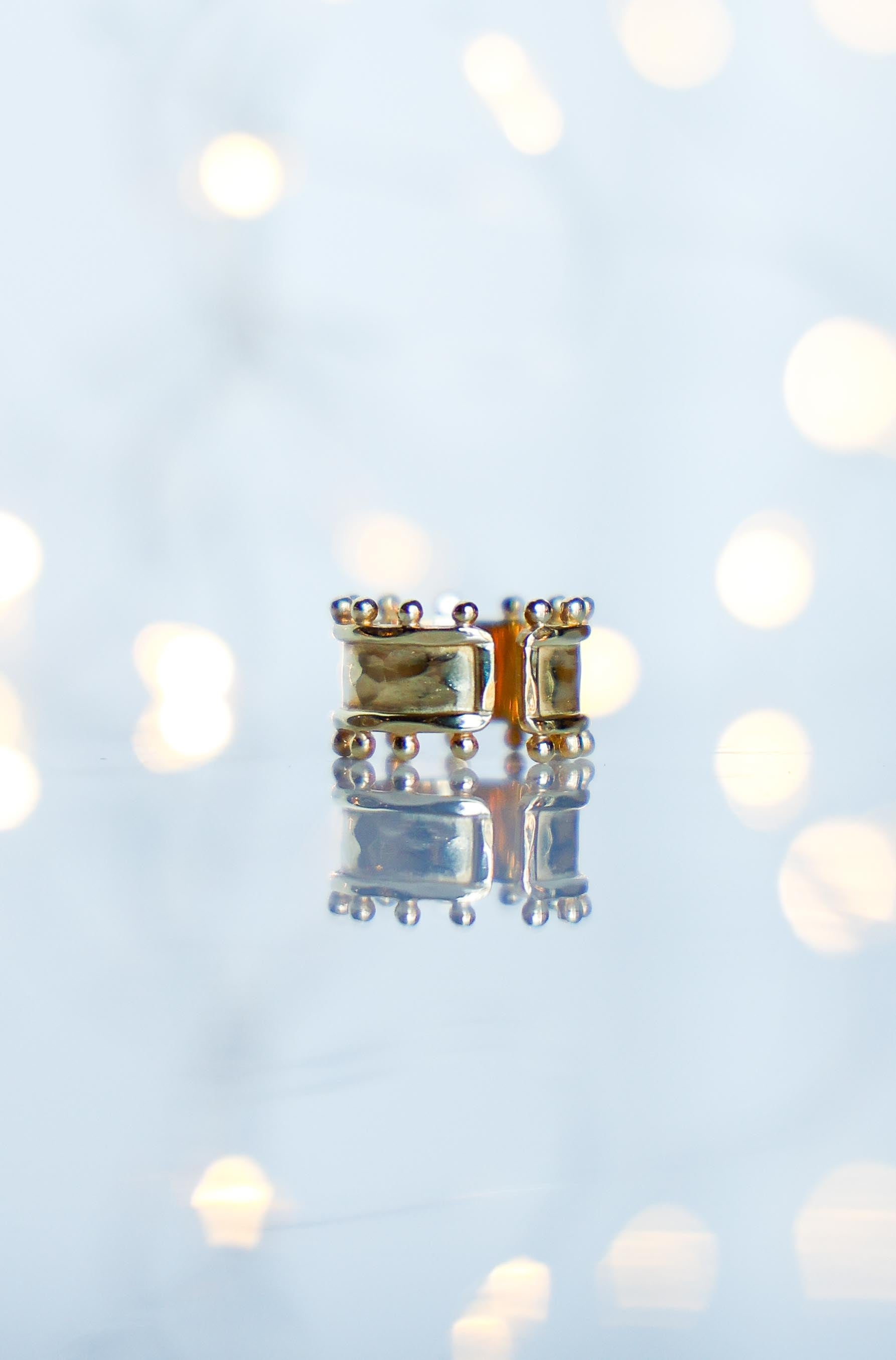 ARO EARCUFF ÉTER GOLD Y TOPACIO BLANCO