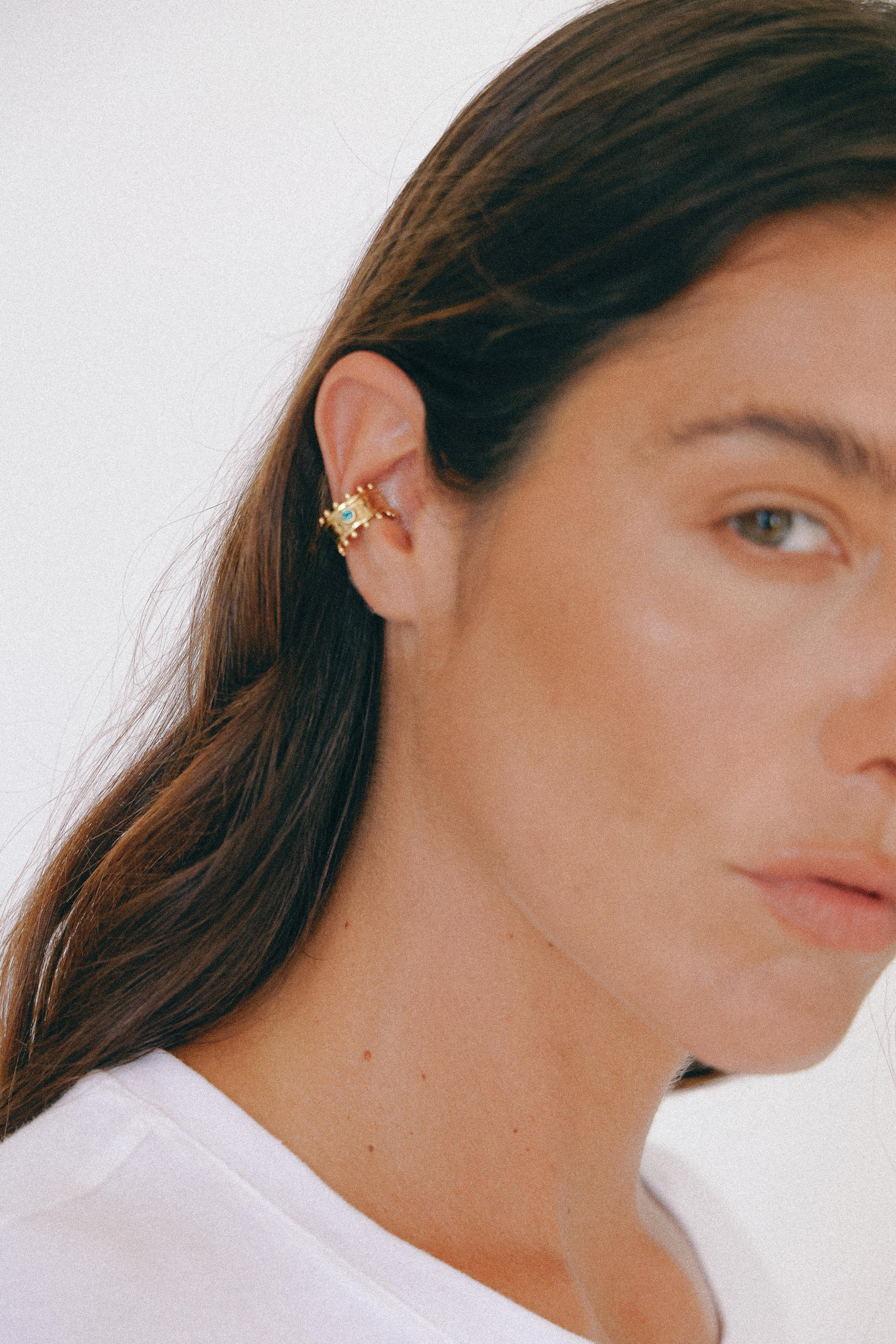 ARO EARCUFF ETER GOLD Y CUARZO VERDE