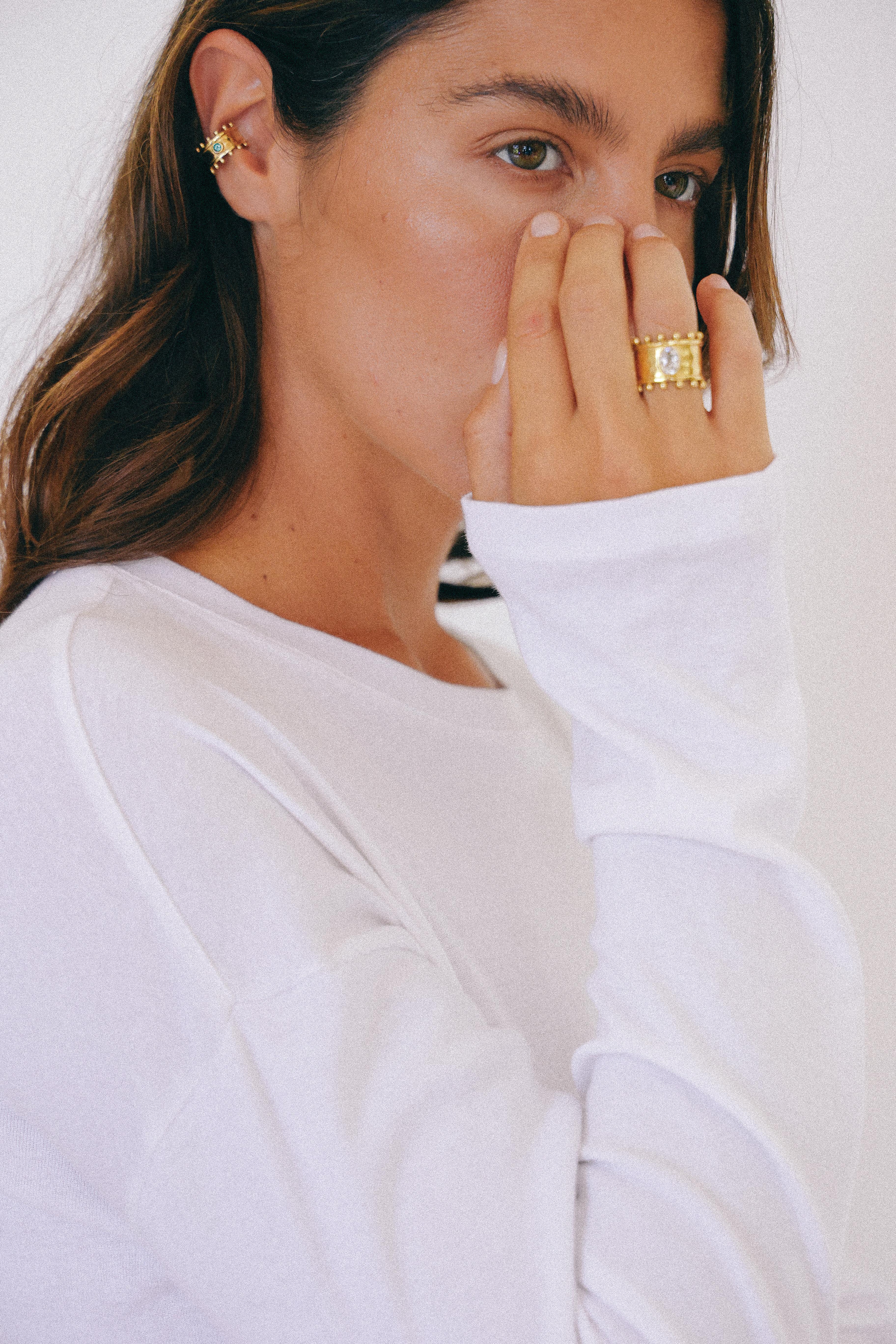 ANILLO ÉTER GOLD Y TOPACIO BLANCO