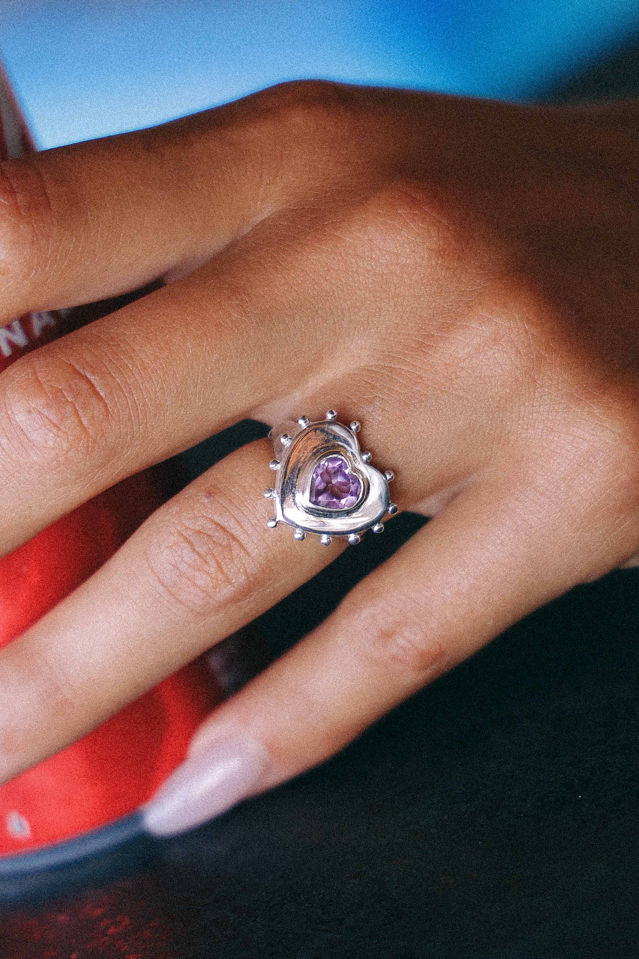 ANILLO CORAZON DE PLATA Y AMATISTA