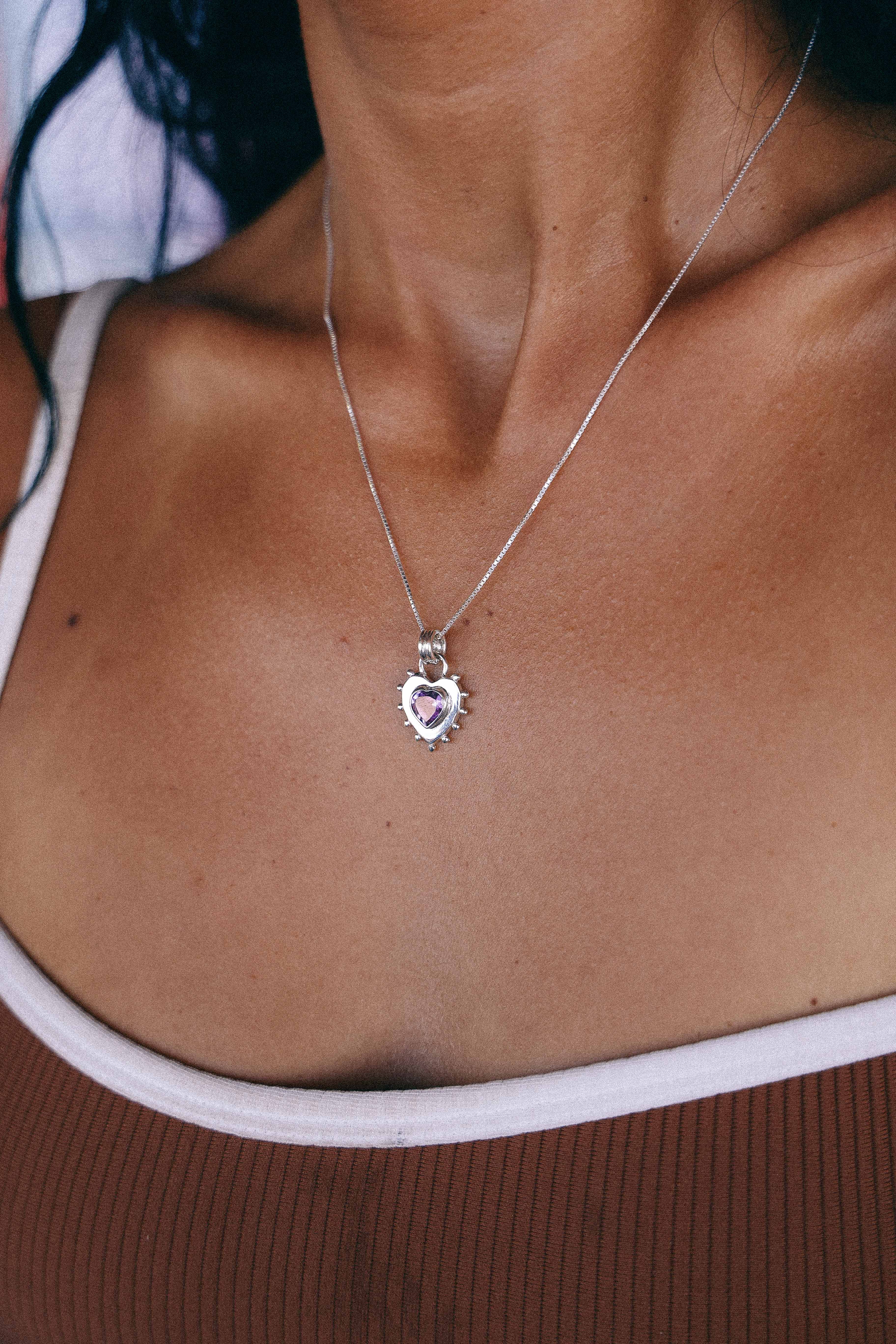 COLLAR CORAZON PLATA Y AMATISTA