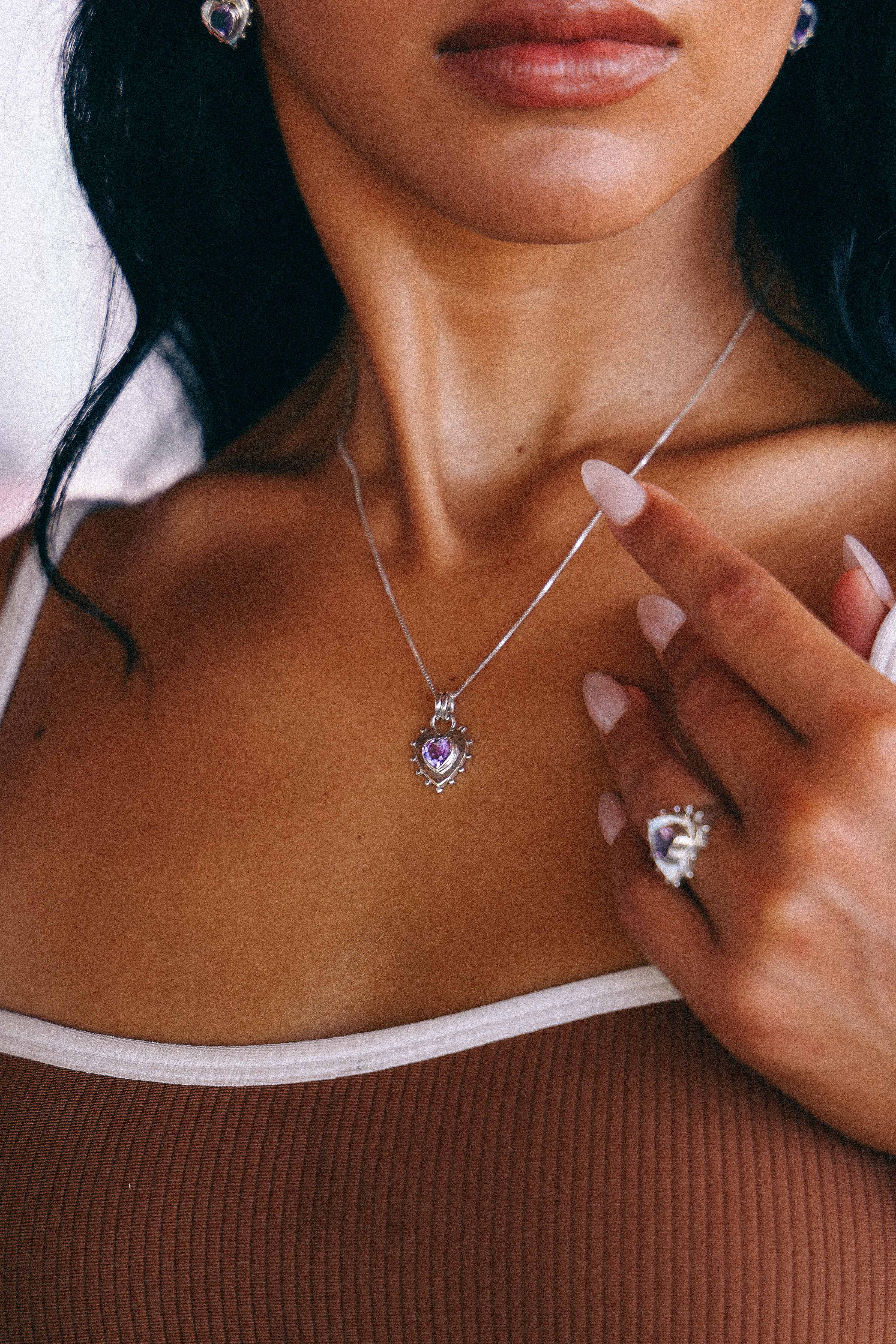 COLLAR CORAZON PLATA Y AMATISTA
