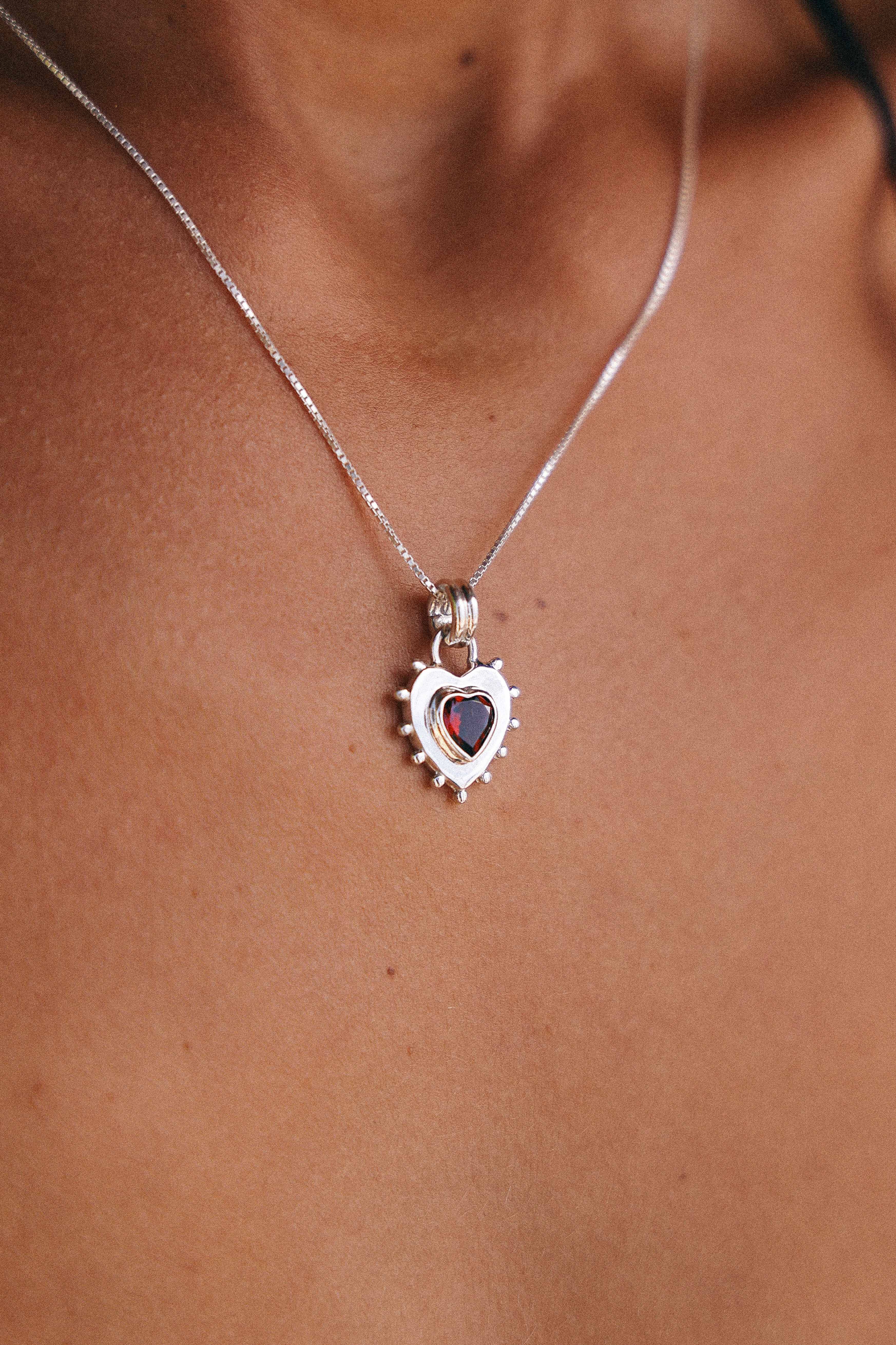 COLLAR CORAZON PLATA Y AMATISTA