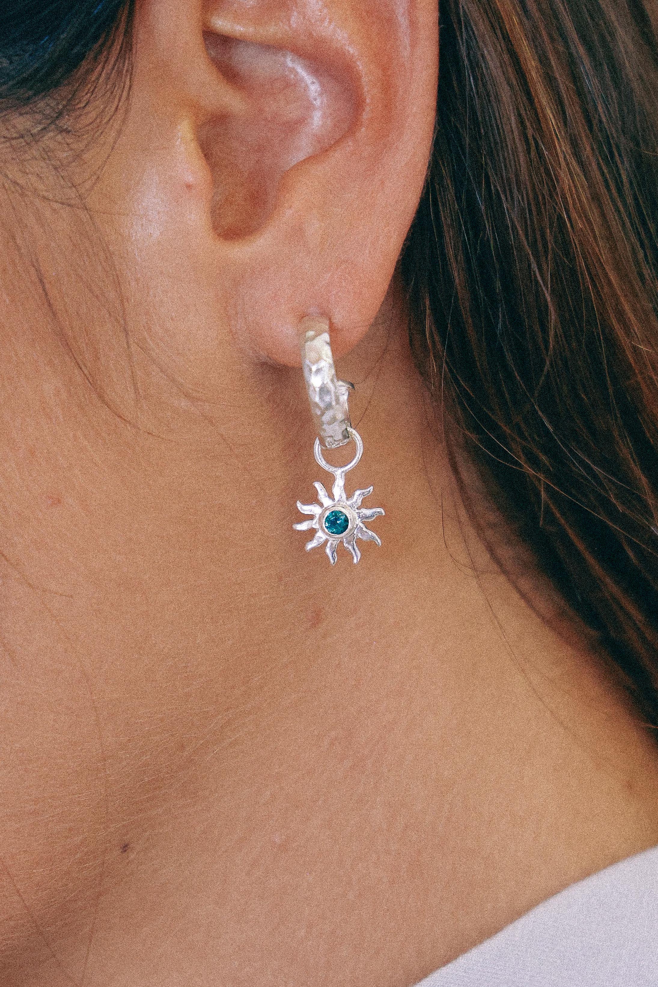 AROS AUREA DE PLATA Y CUARZO VERDE