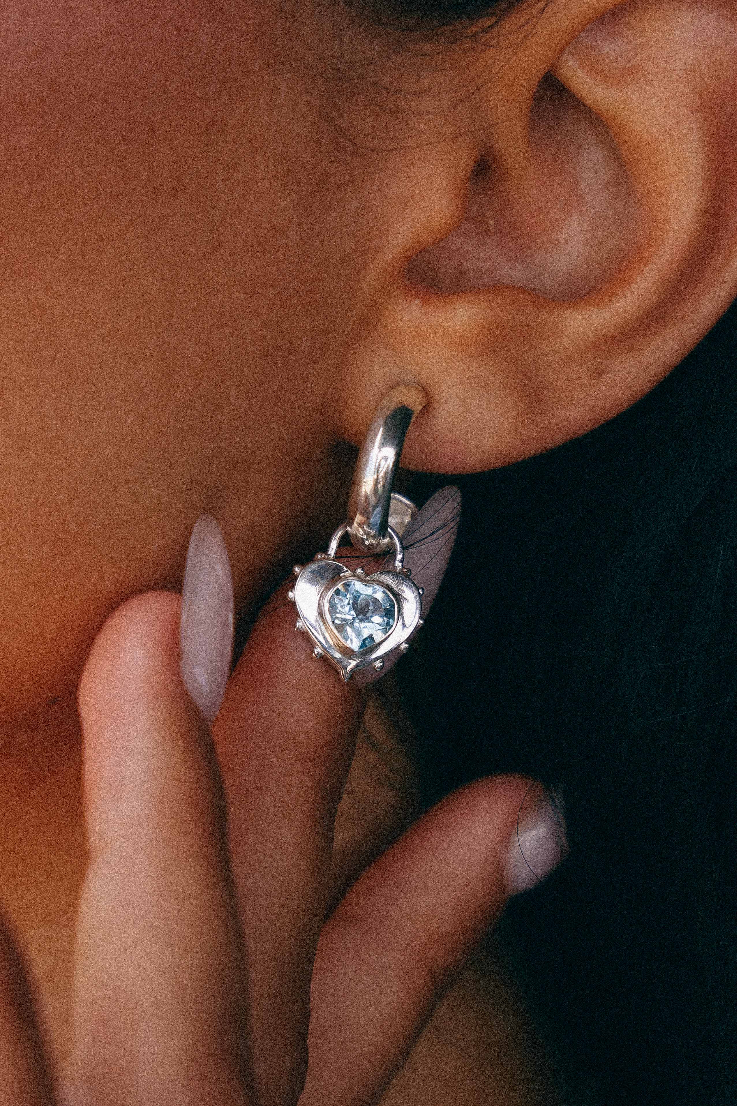 AROS CORAZON DE PLATA Y TOPACIO CELESTE