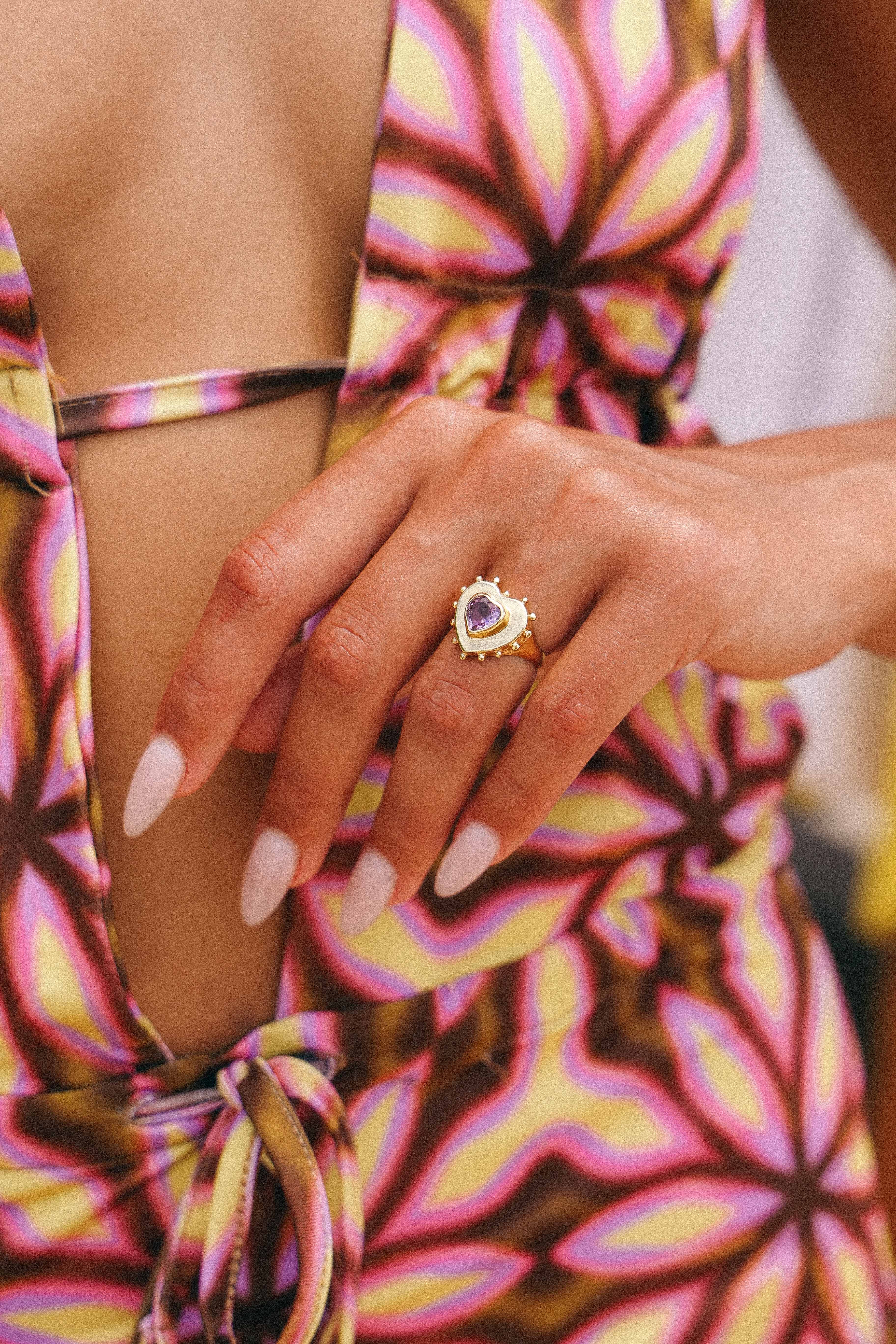 ANILLO CORAZON AMATISTA GOLD