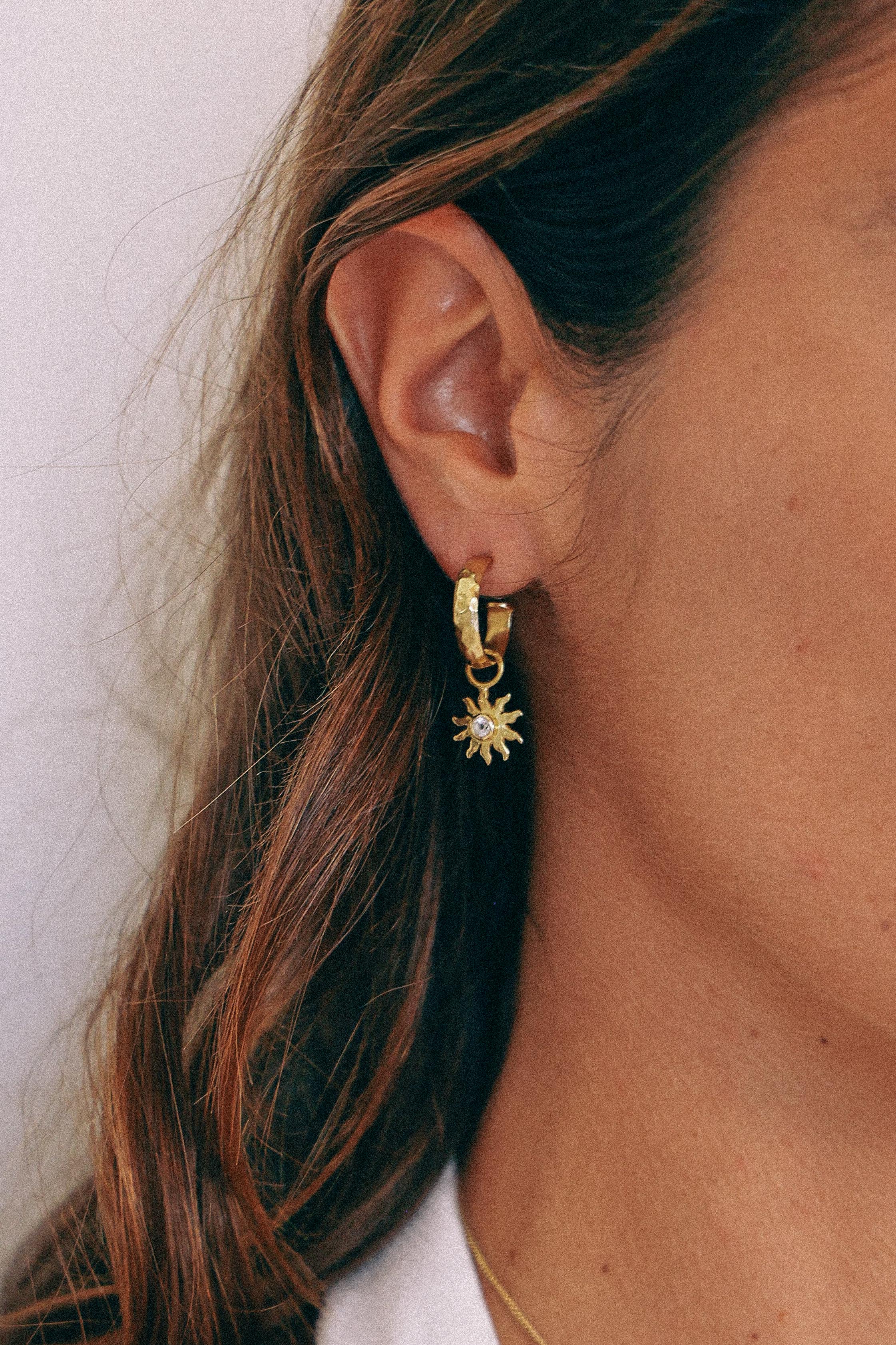 AROS AUREA GOLD Y TOPACIO BLANCO