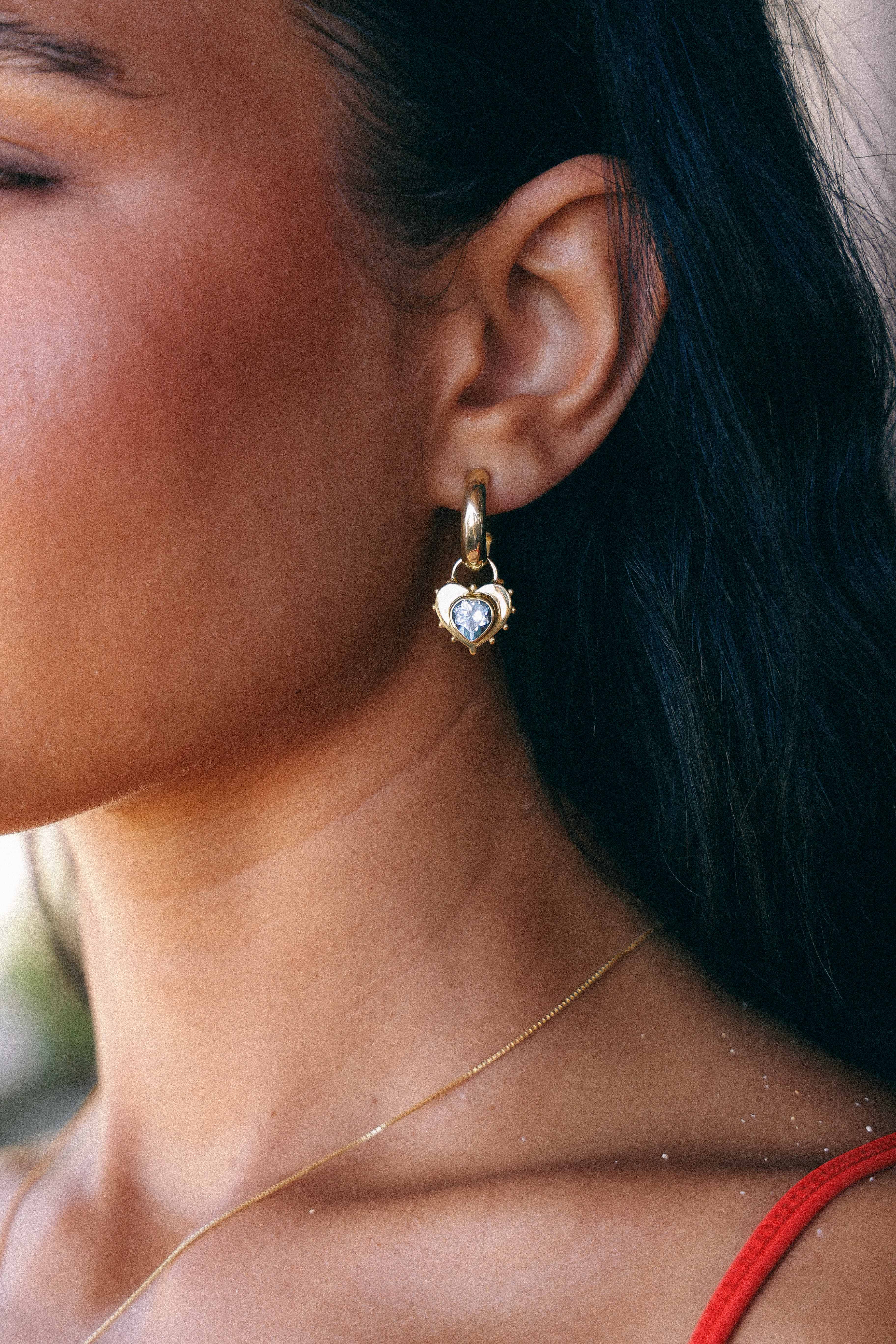 AROS CORAZON TOPACIO GOLD