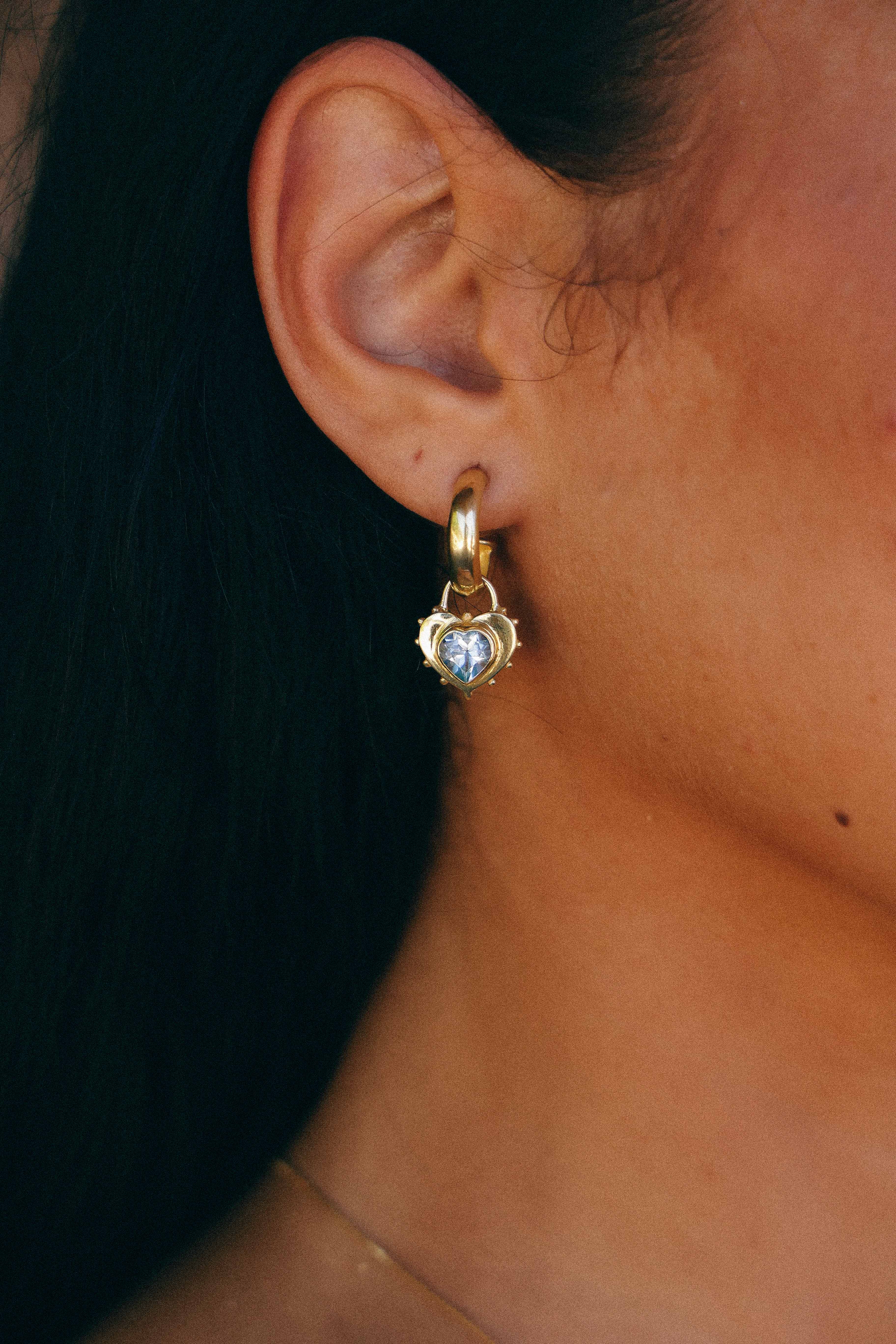 AROS CORAZON TOPACIO GOLD