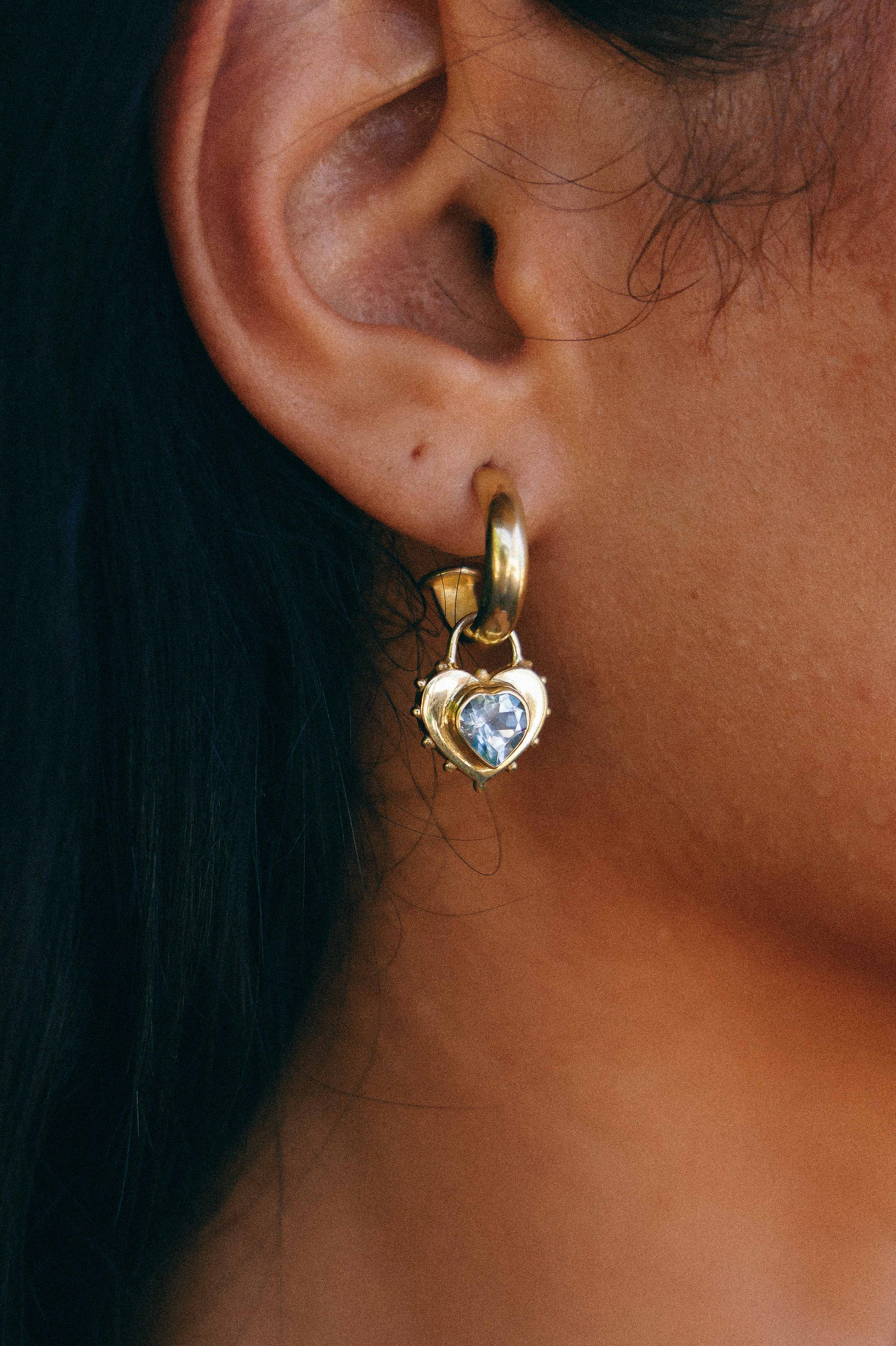 AROS CORAZON TOPACIO GOLD