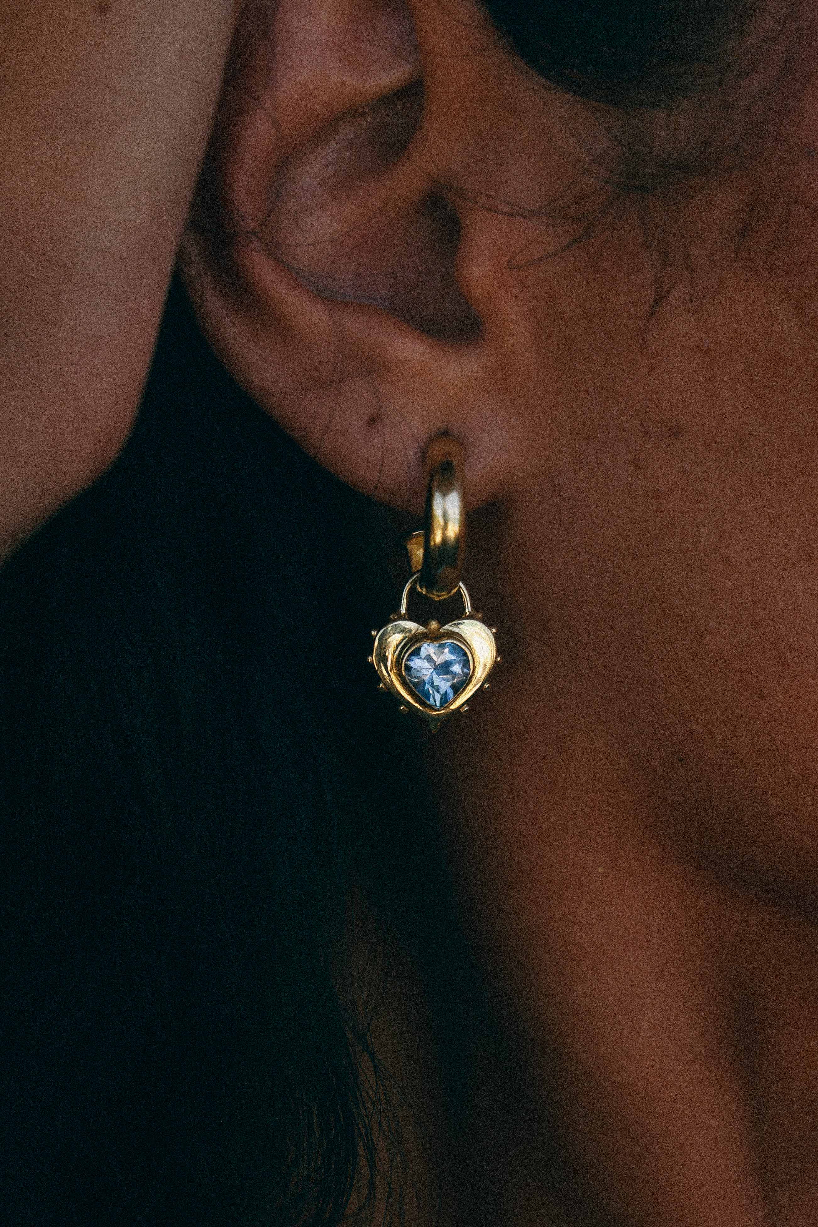 AROS CORAZON TOPACIO GOLD