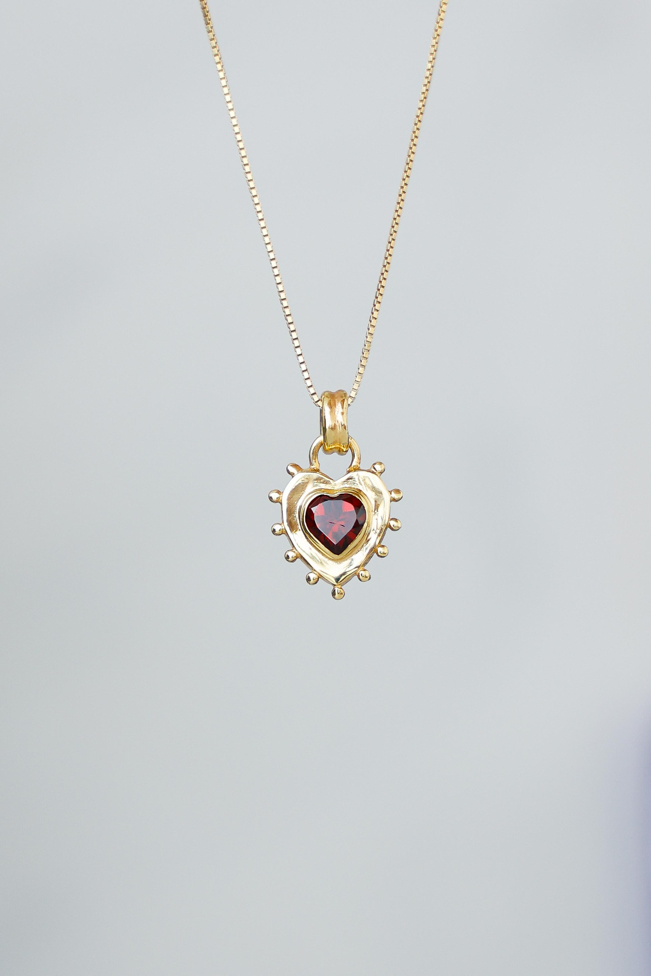 COLLAR CORAZON GRANATE GOLD