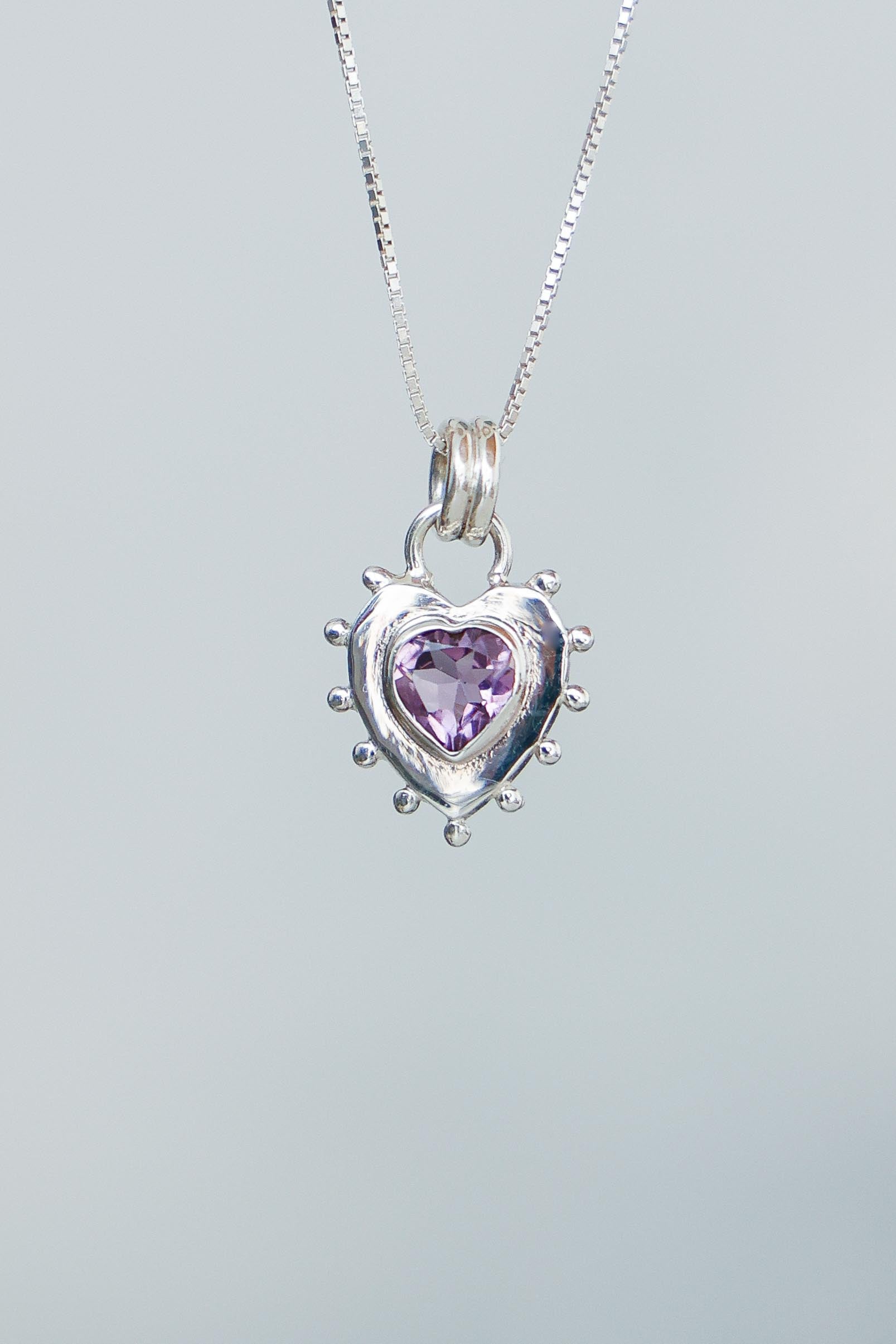 COLLAR CORAZON PLATA Y AMATISTA