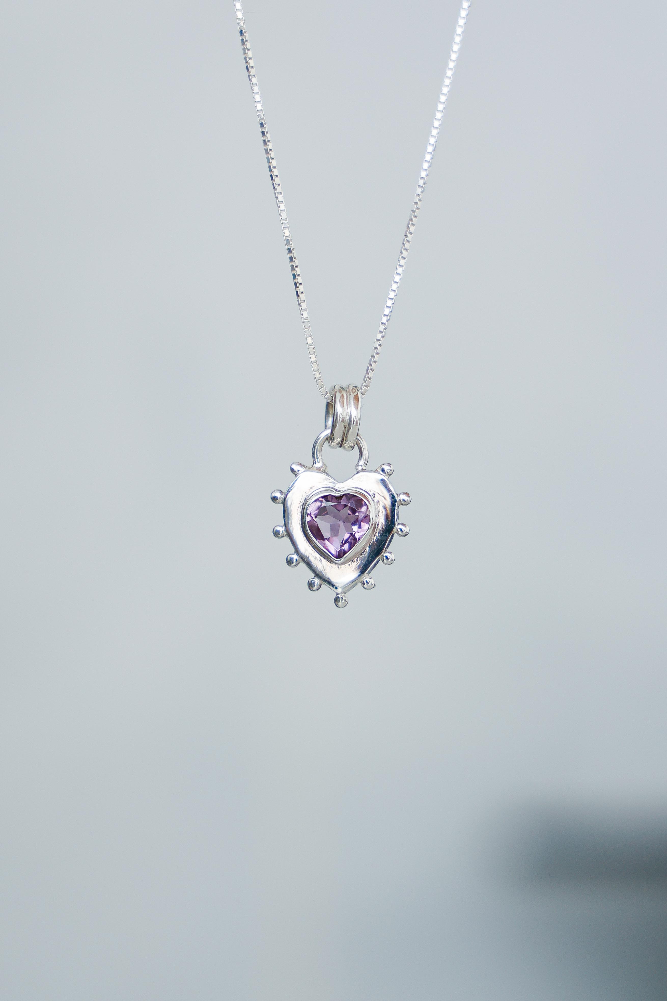 COLLAR CORAZON PLATA Y AMATISTA