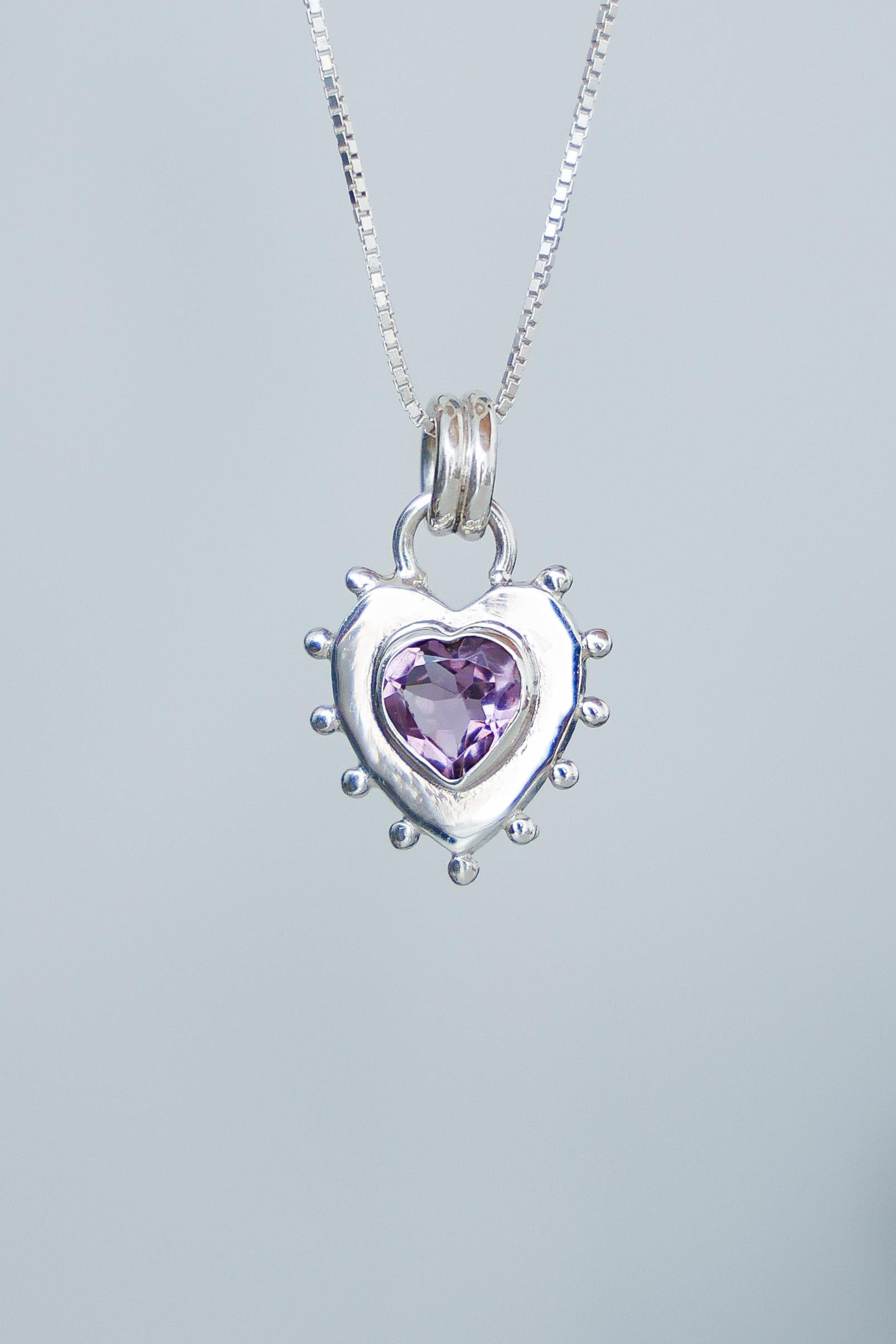 COLLAR CORAZON PLATA Y AMATISTA