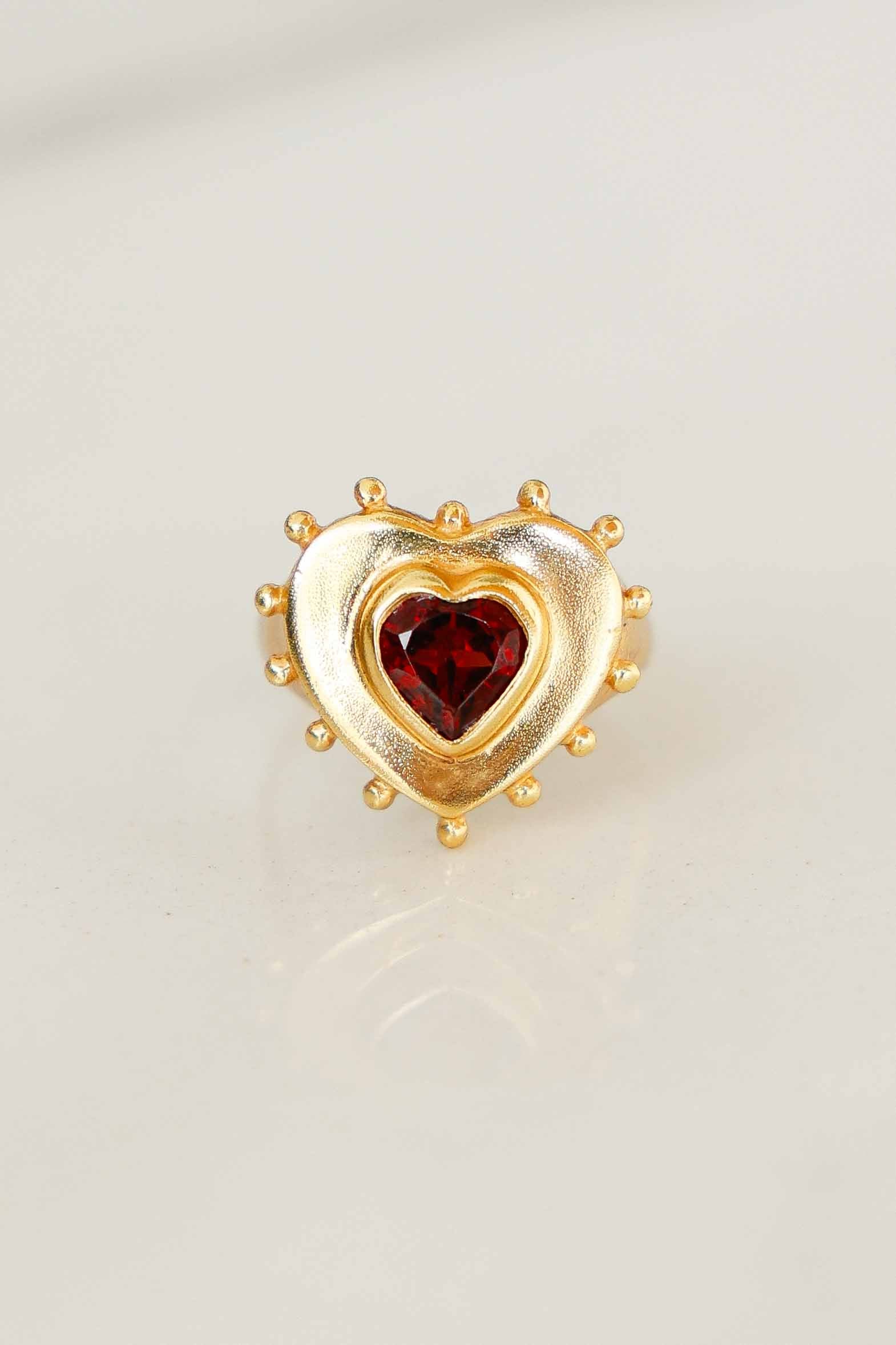 ANILLO CORAZON GRANATE GOLD