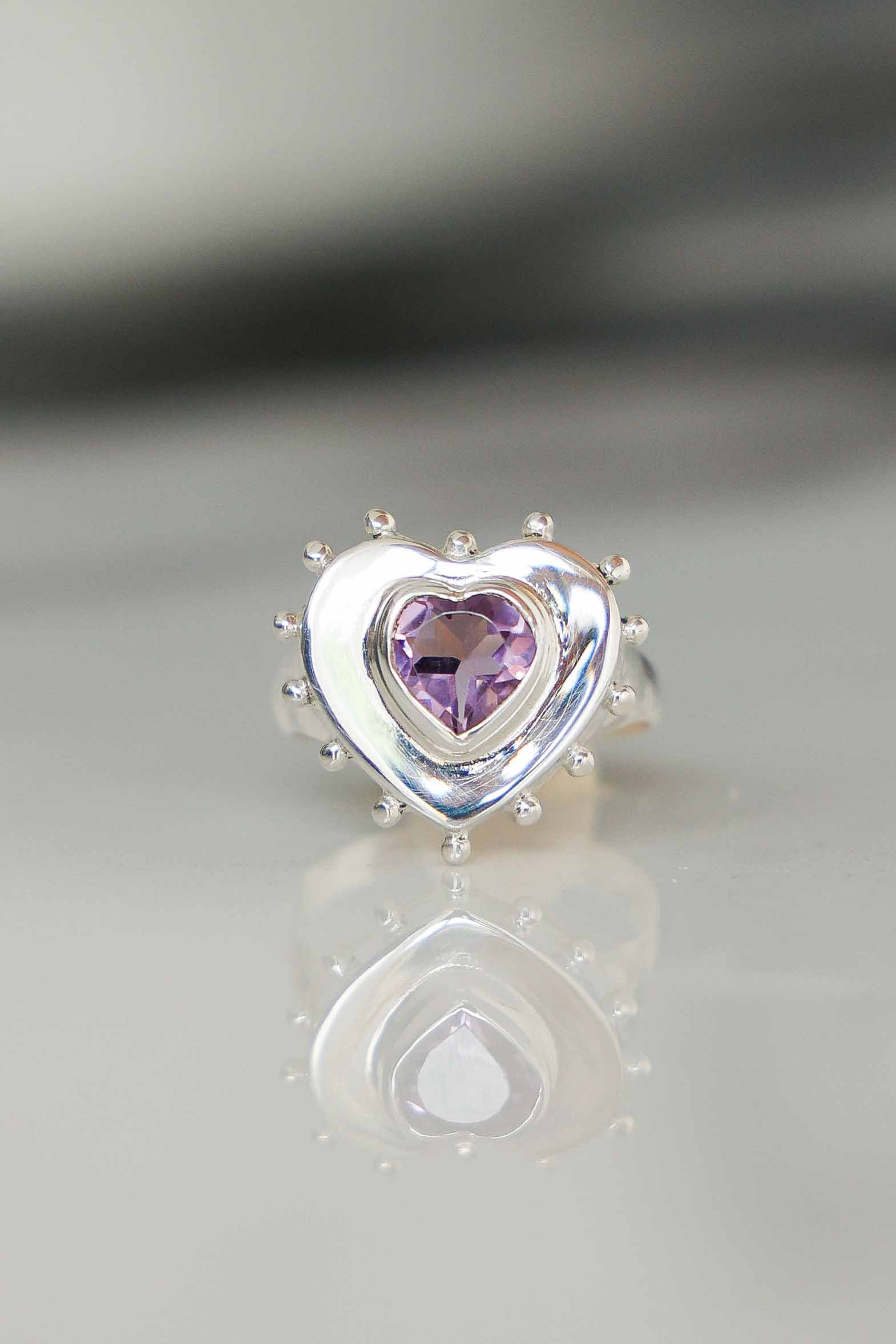 ANILLO CORAZON DE PLATA Y AMATISTA