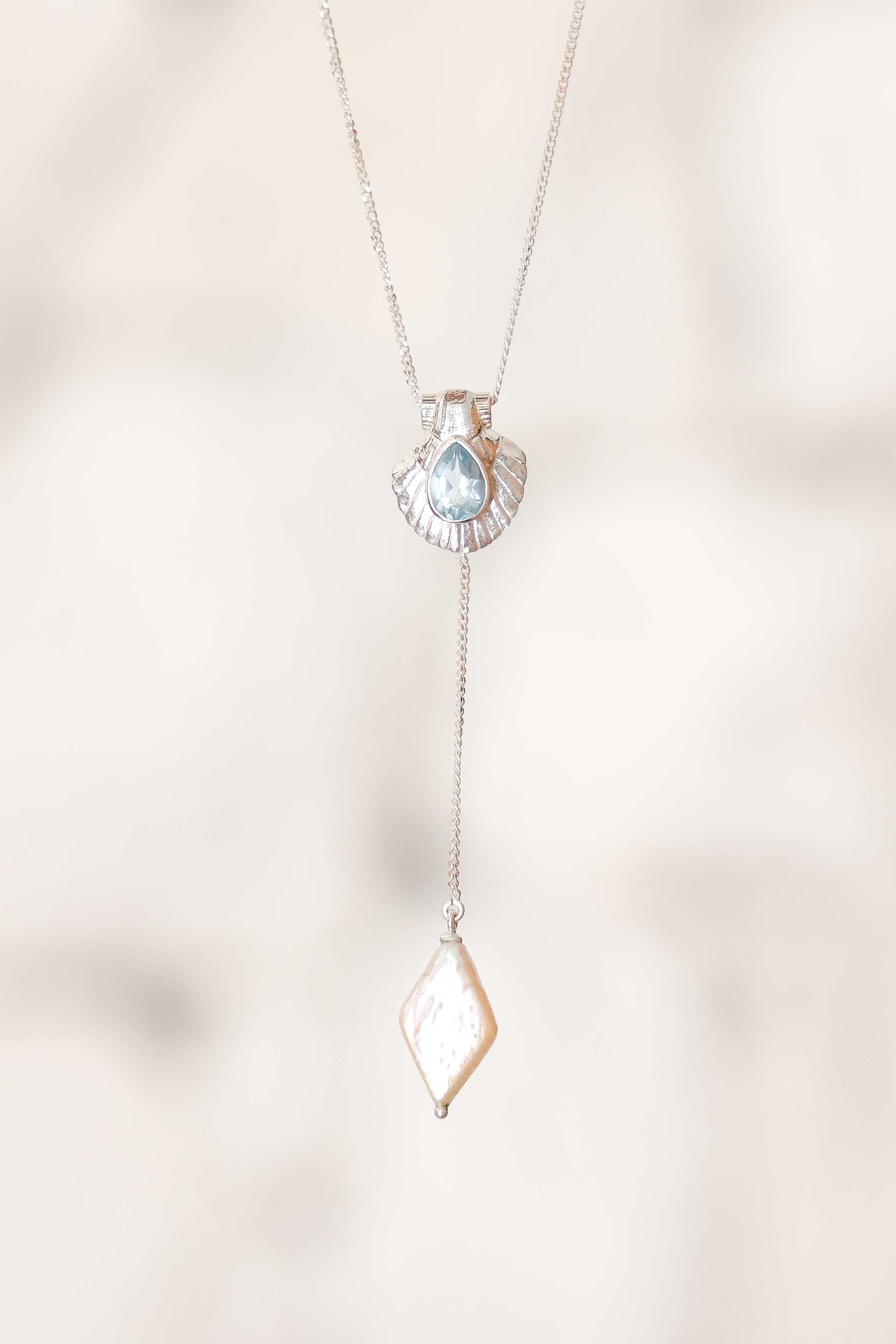 COLLAR CLAM TOPACIO CELESTE DE PLATA