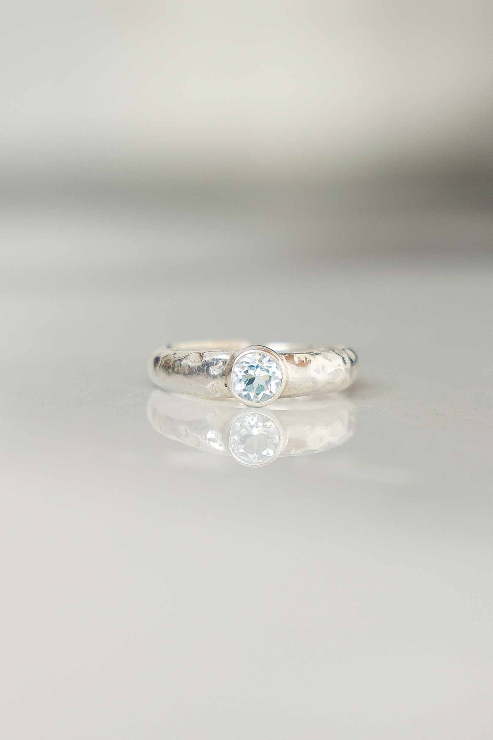 ANILLO DE PIE HAMMER DE PLATA Y TOPACIO