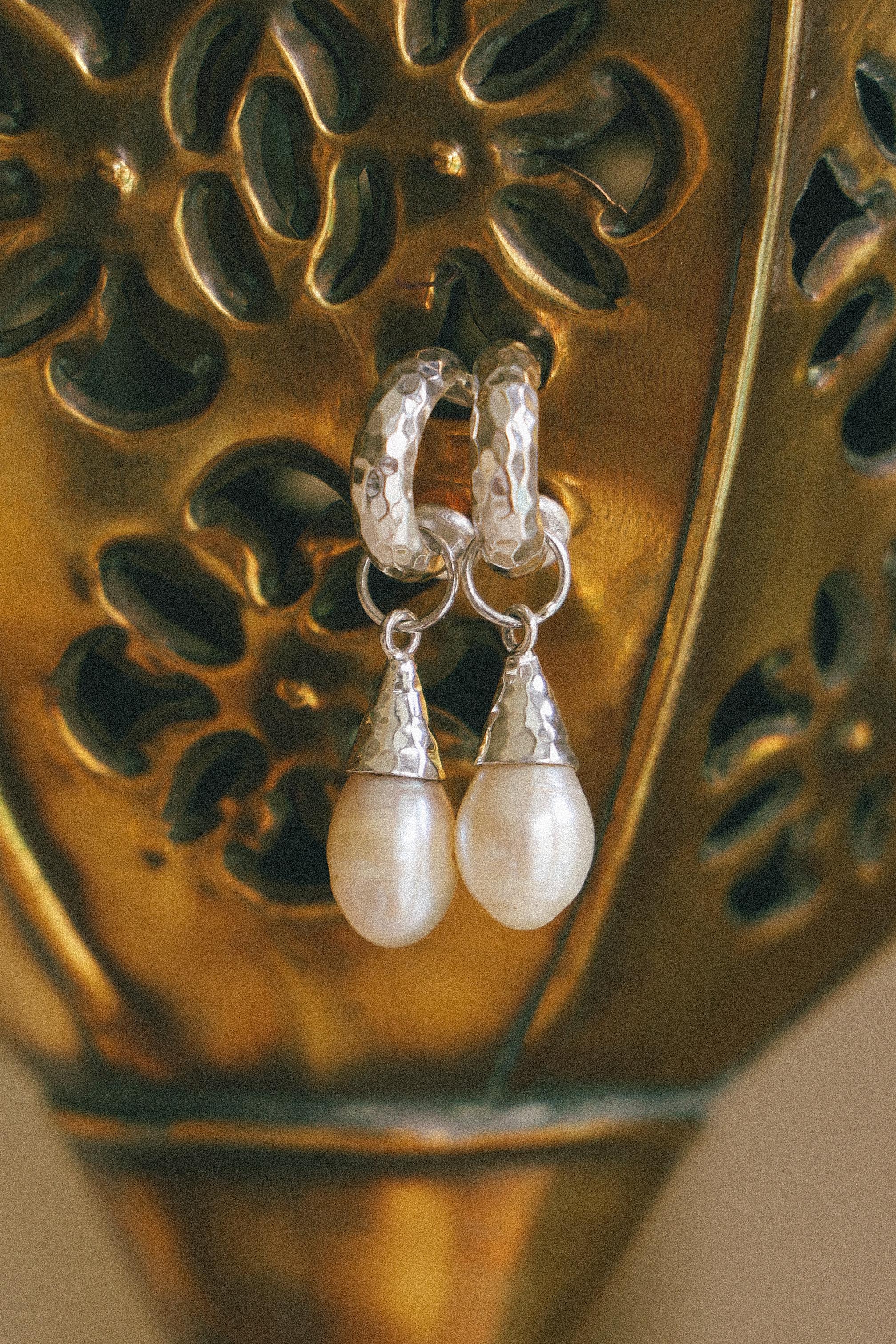 AROS HOOPS MADRE PERLA DE PLATA