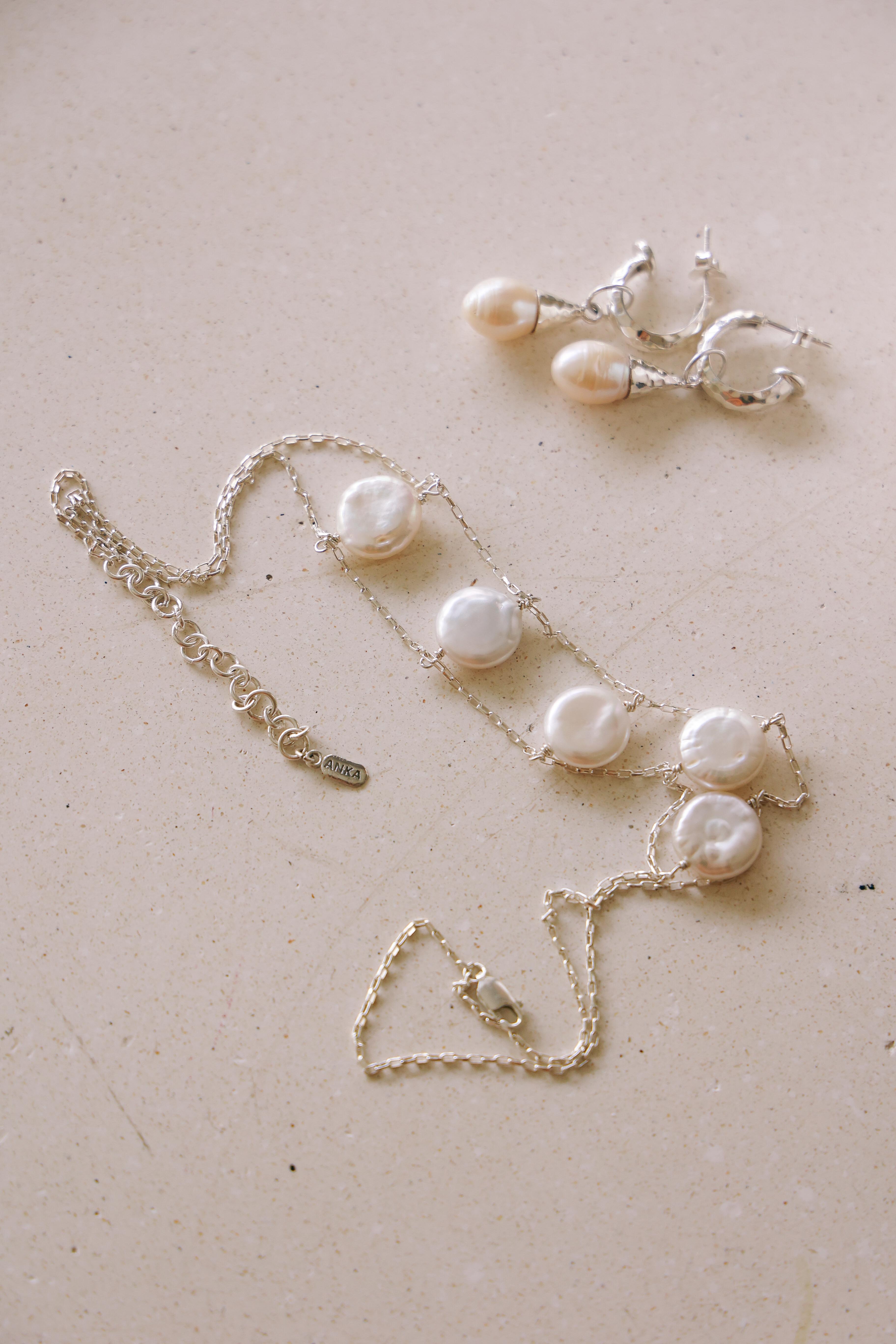 COLLAR CHOKER DE PLATA Y PERLAS MONEDA
