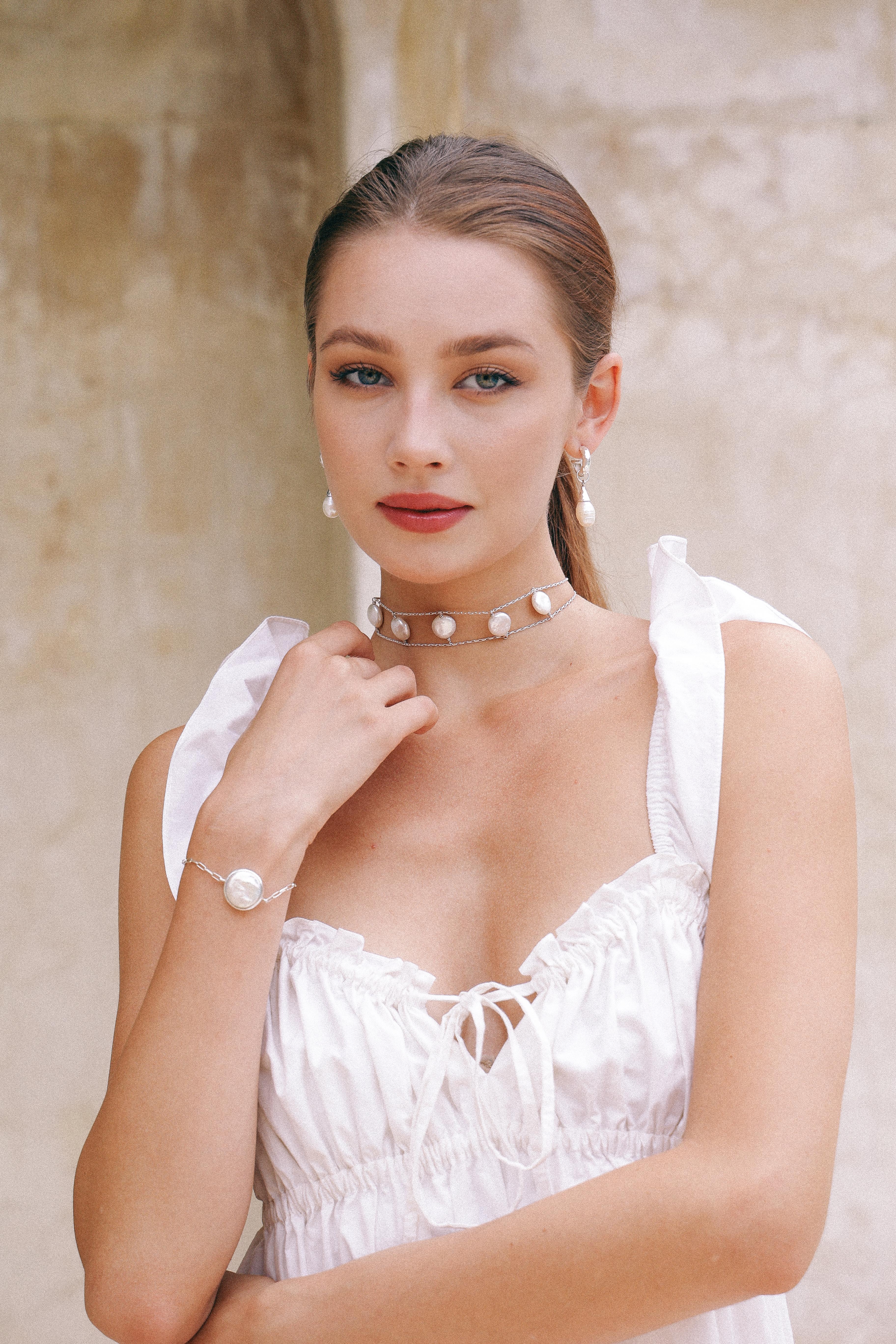 COLLAR CHOKER DE PLATA Y PERLAS MONEDA