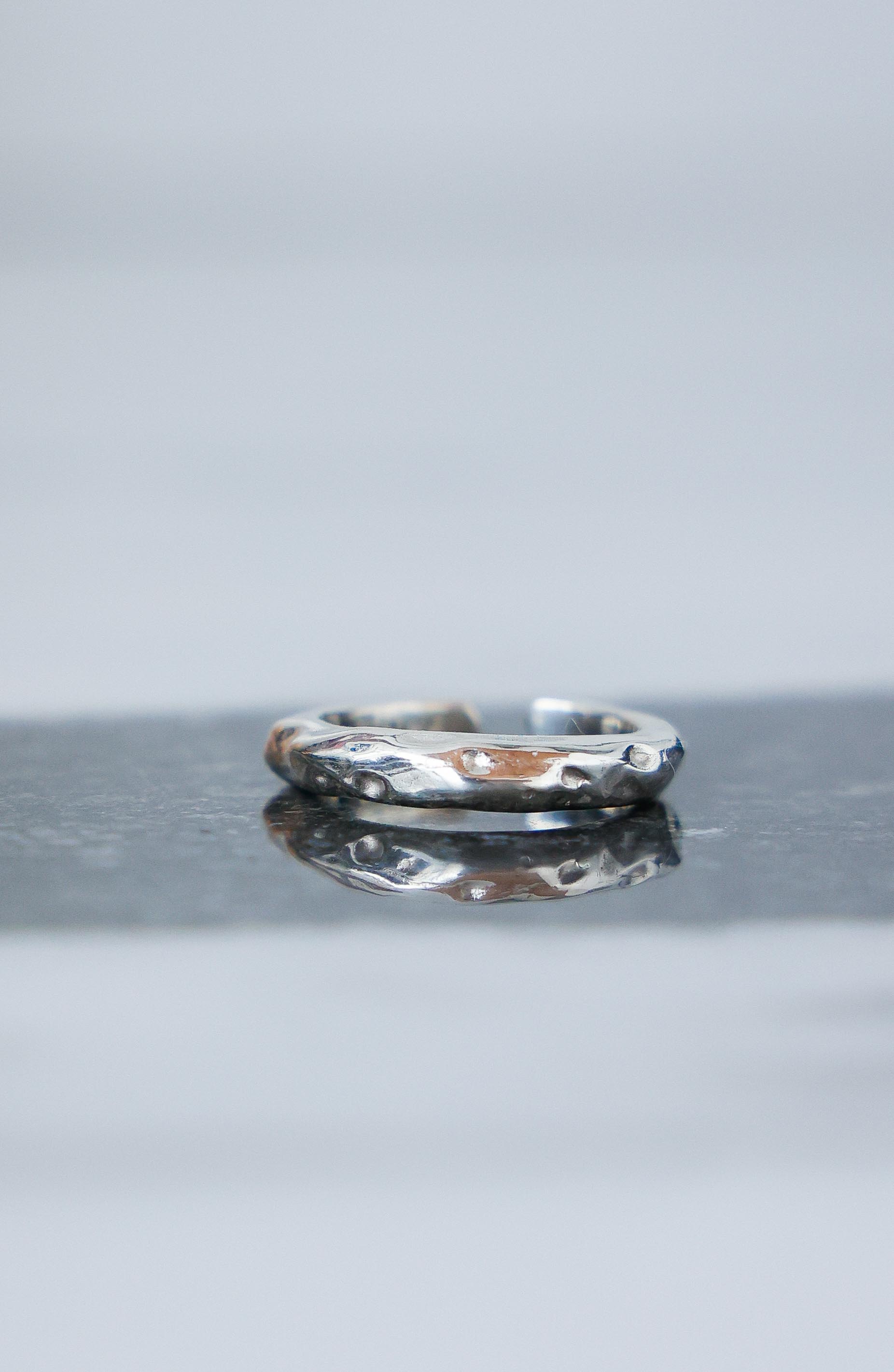 ANILLO VIRA DE PLATA